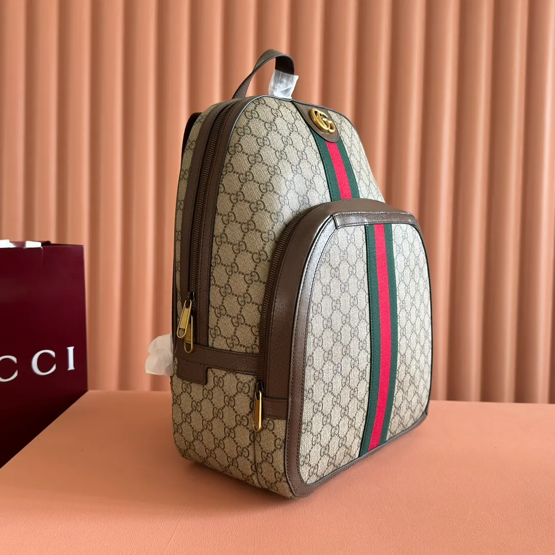 p1120. 📣📣📣【Original leather with 🌈counter gift bag】Ophidia family G family's popular backpack has always been an indispensable part of the Gucci world. It is presented in a variety of shapes and different sizes to choose from. Part of the growing Ophidia collection, crafted in GG Supreme canvas with textured leather trim. The inlaid red and green webbing details and the design of double G accessories contain the long history of the brand. These classic elements have been integrated into the Gucci series since the 1950s! Style number: 547967 Size: 32×40.5×14.5cm