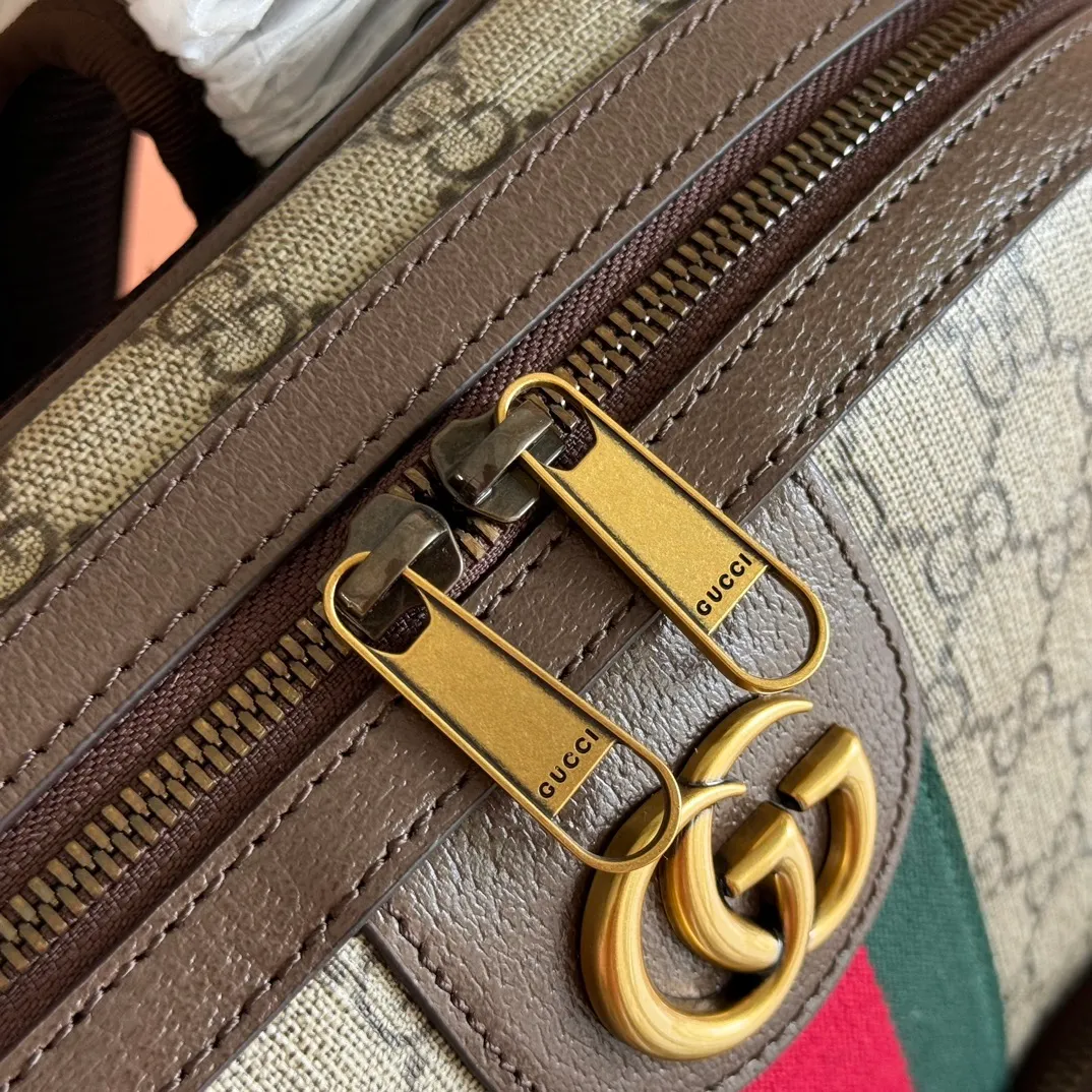 p1120. 📣📣📣【Original leather with 🌈counter gift bag】Ophidia family G family's popular backpack has always been an indispensable part of the Gucci world. It is presented in a variety of shapes and different sizes to choose from. Part of the growing Ophidia collection, crafted in GG Supreme canvas with textured leather trim. The inlaid red and green webbing details and the design of double G accessories contain the long history of the brand. These classic elements have been integrated into the Gucci series since the 1950s! Style number: 547967 Size: 32×40.5×14.5cm