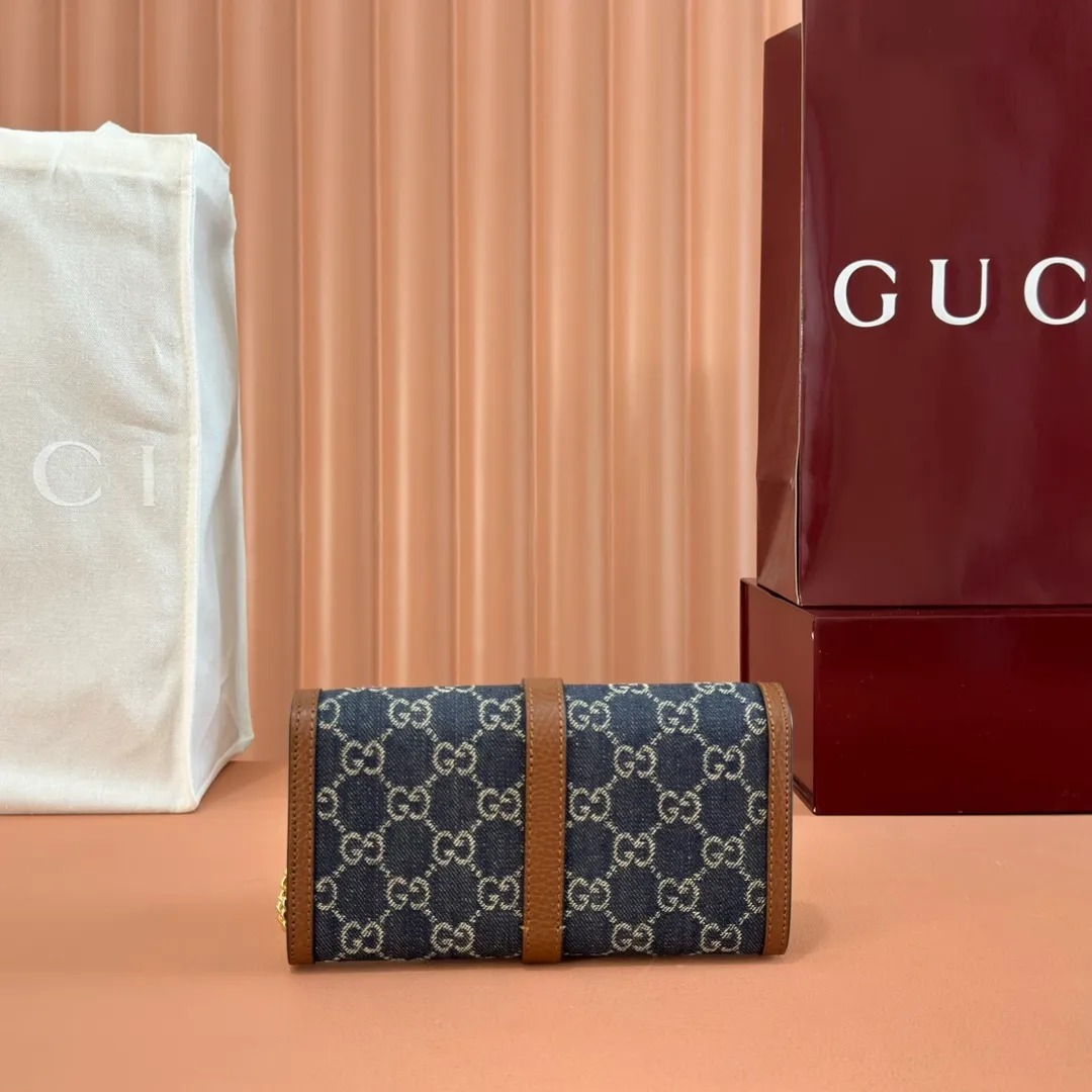 p700. 💋💋💋【Original leather accessories🌈 Equipped with full counter packaging】🔥🔥 The jackie1961 series launches a compact and noble new chain bag. The gold-toned push-lock buckle, detachable chain, and classic double G monogram denim fabric make the entire design exude elegance and timelessness. Size: 19*10*3.5. Model: 652681.