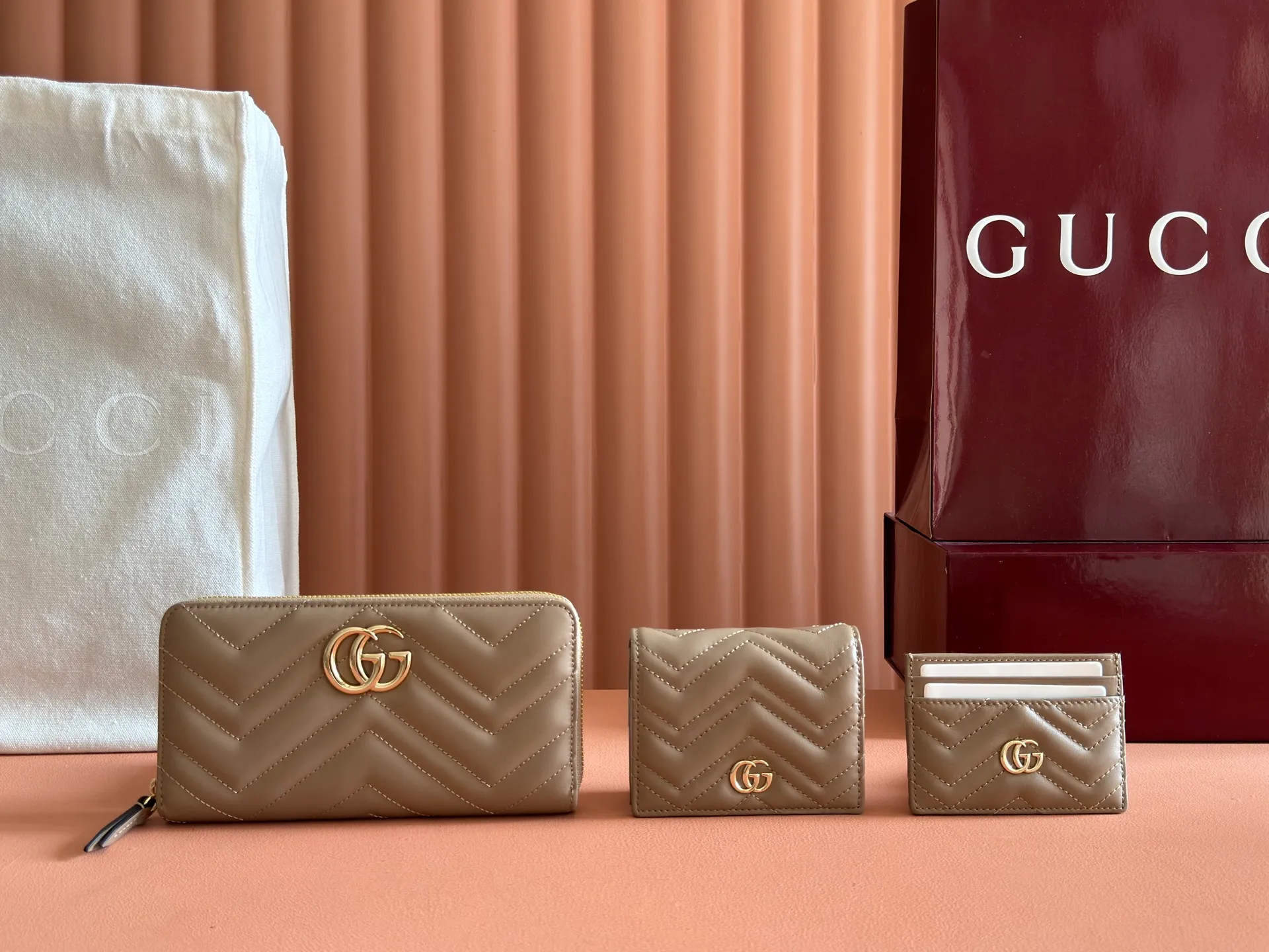 💋💋💋GG Marmont series quilted card holder long clip. Model: 466492. 443127/443123 Color: taupe light gold/original leather.
