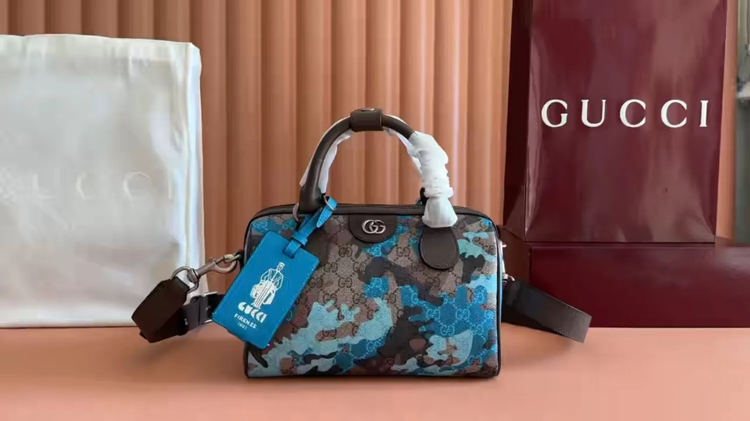 💋💋💋【Original configuration counter complete package】GG new printed pillow bag model: 854860. Color: camouflage blue/PVC.