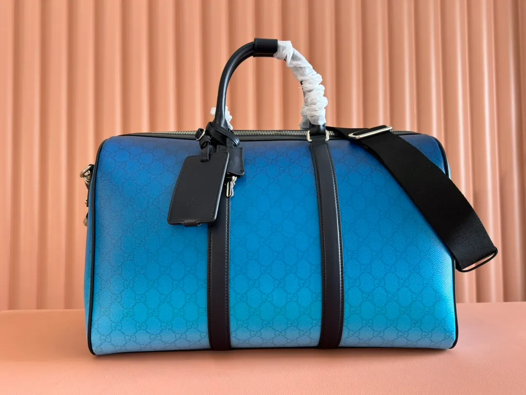 💋💋💋The new GG Chroma series medium travel bag, gradient blue PVC/original leather has been shipped, model number: 835688. Short video💋💋💋The new GG Chroma series medium travel bag, gradient blue PVC/original leather, has been shipped, model number: 835688. short video