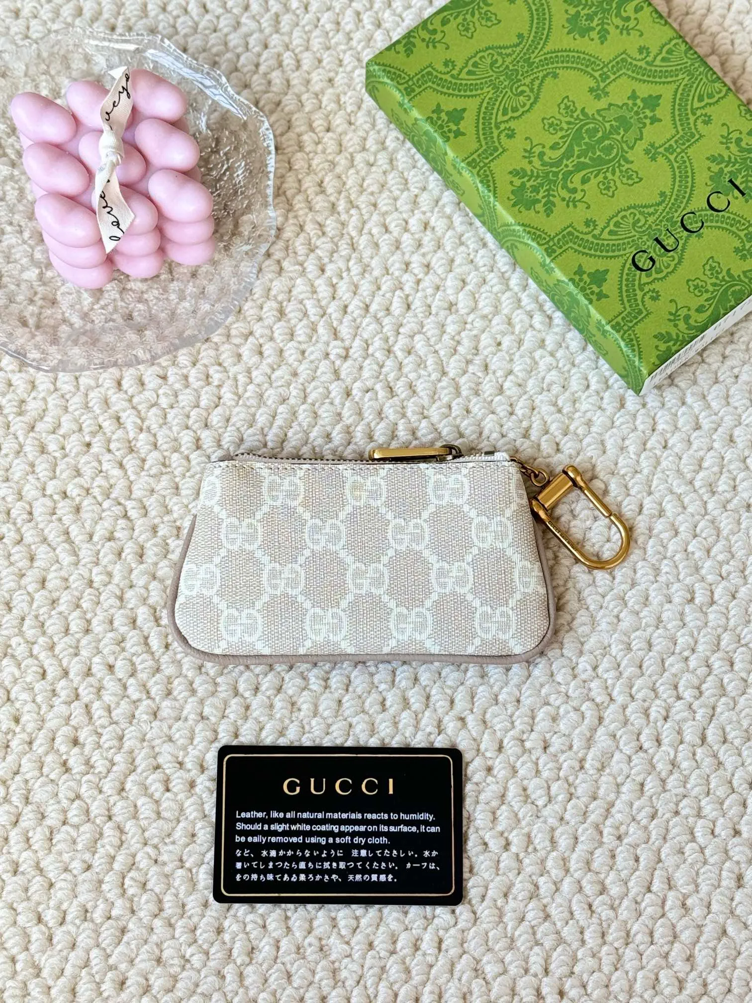 💰 140gucci brand new small coin purse ~ lipstick bag! Cowhide + PVC with exquisite original factory hardware! Flexible and unique hook buckle, small and exquisite, with great effect. Model: 671722, size: 12x7.5x1.5cm.