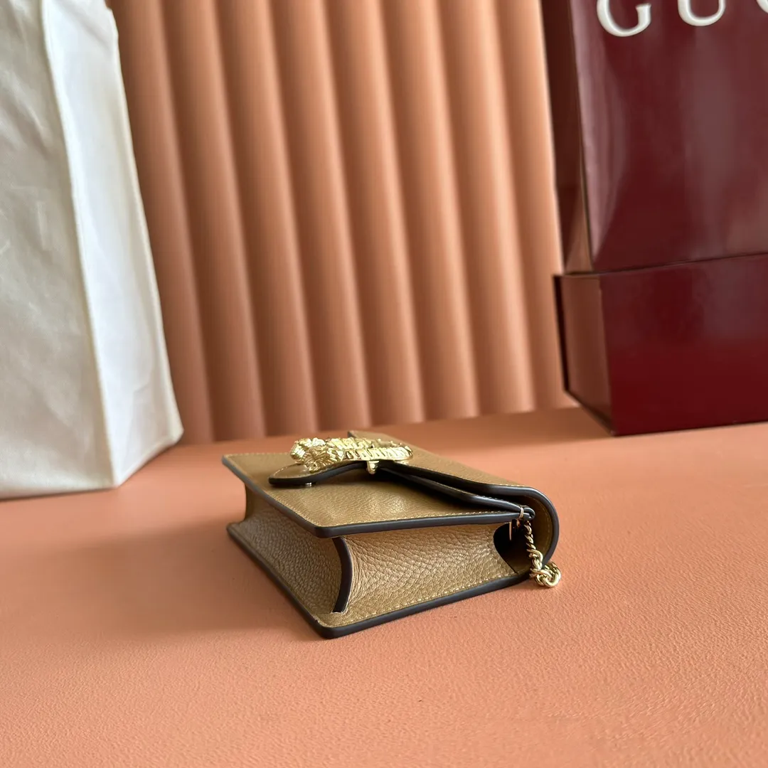 p600. 📣📣📣【Original leather with 🌈full counter packaging】🔥🔥 Dionysus Supre Mini has been loved by thousands of girls since its inception, and the Dionysian bag has lived up to expectations, with various designs emerging in endlessly ~ Model: 476432 Size: 16.5*10*4.5cm.