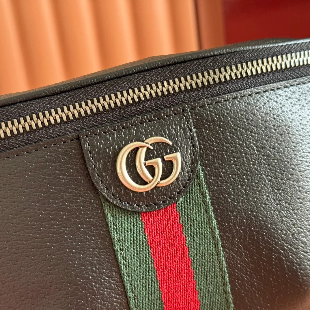 p820💋💋💋 Comes with a full set of original counter packaging [New product] The Ophidia series is crafted in black, with classic silhouettes and new functions, and is made of soft-touch fabrics. This belt bag is made of coated fabric with a GG monogram pattern and is expertly embellished with the Double G logo and webbing details. Black GG monogram coated fabric Black leather trim Gold-toned hardware Dark green linen-cotton blend lining Double G Web detail Zip closure Model: 839106. Dimensions; 30cm (width) x 14cm (height) x 4.5cm (depth) Color: Black full leather. Made in Italy