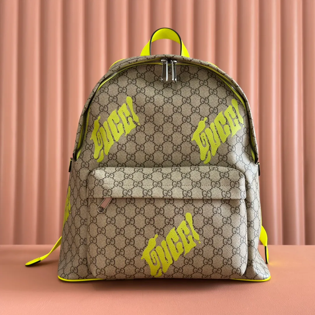 p1240. 💋💋💋 Comes with a full set of original counter gift bag packaging [New Product] This backpack is a masterpiece of the 2025 early autumn series. This piece is crafted from natural lustrous black soft leather and cleverly incorporates Double G elements and Gucci printed embossed logo. The webbing detail adds volume to the silhouette, making it an eye-catching everyday accessory. Natural glossy black soft leather Palladium tone hardware Gucci printed embossed logo Dark green linen-cotton blend lining Double G Web detail Padded mesh at the back Adjustable shoulder strap Interior: 1 zip pocket Exterior: 1 zip pocket Can hold up to a 13-inch laptop, an iPad, an A4 notebook and smaller items Handle height: 8 cm Zipper closure Model number: 834466. Dimensions: 36.5cm (width) x 41cm (height) x 18cm (depth) Weight: approx. 1.5kg Color: dark green silk screen/PVC. Made in Italy