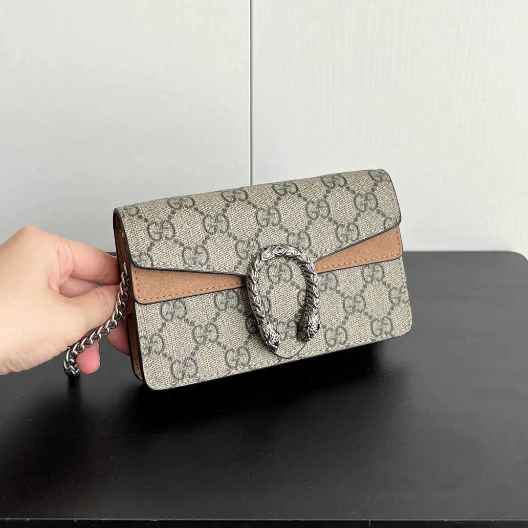 Actual shot #💰240 with box Model: 476432 Apricot Size: 16.5x10x4.5cm 𝙂𝙪𝙘𝙘𝙞 𝘿𝙞𝙤𝙣𝙮𝙨𝙪𝙨 𝙈𝙞𝙣𝙞 16.5 Xiaogujia’s entry-level small bag is recommended. It’s not worth mentioning. It’s a classic model that can be said to be the symbol of Xiaogujia. The classic mini Dionysian buckle is paired with calfskin. This bag has a very high appearance rate. It is simply a tool for daily wear and is very popular on the street❗️
