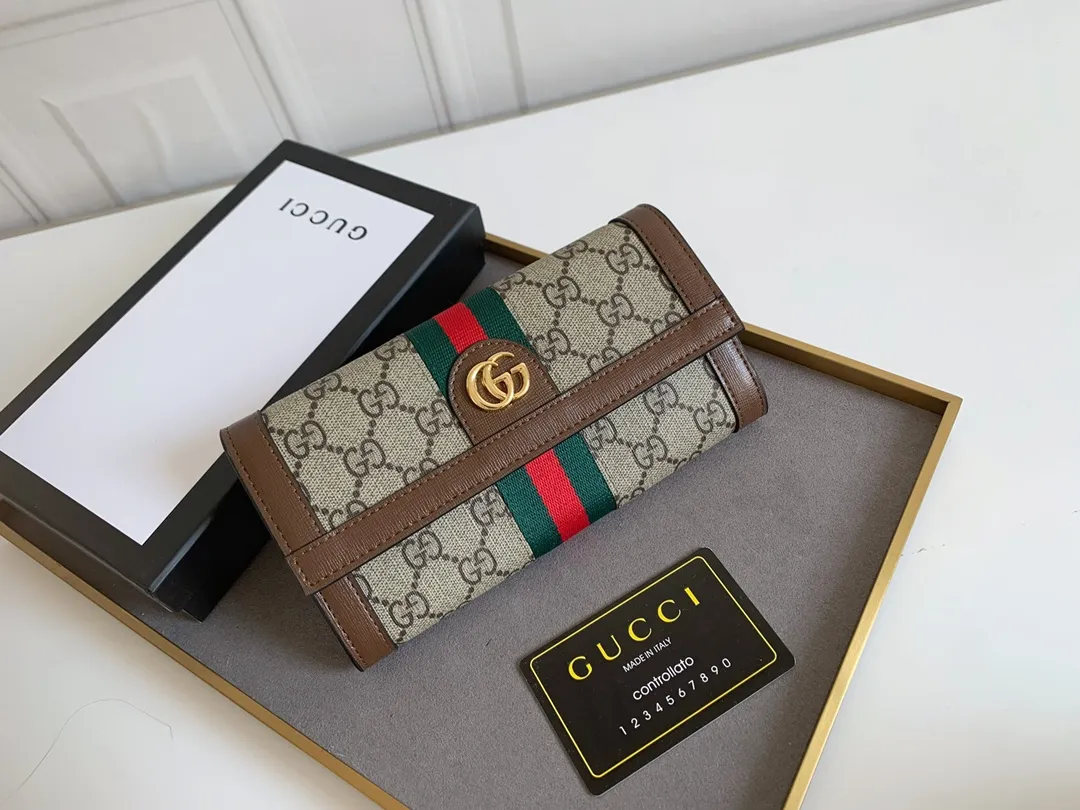 💰170 Top Original 💎 🇮🇹Gucci🅿GUCCl classic reproduction [Rose] [Rose] The GG logo started to be used in the 1970s, which evolved from the early Gucci diamond diamond pattern that began in the 1930s. This zipper bag combines the iconic pattern with striped webbing, a classic combination that reflects the roots of the Gucci brand. Photos of the actual product, fine workmanship. Style number: 523153. Size: 19x10x3.