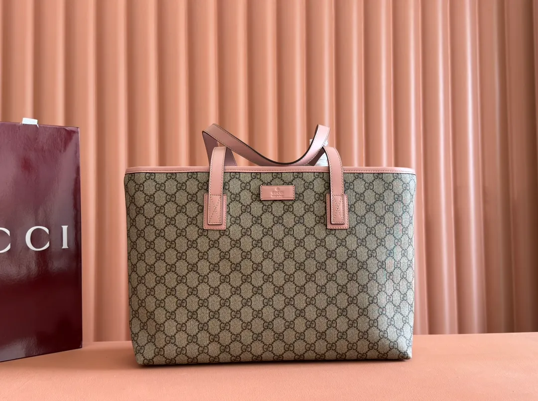 p600. 📣📣📣【gucci】‼ ️G Home👉New style. The market's top exclusive goods control, special/counter quality 💯Using imported cowhide, original hardware! Exquisite workmanship. 💯Exclusive physical photos📷👉The quality can be seen in the picture👄👄😘😘. Style number: 211137. Dimensions: width 38*height 28*side width 11. Color: pink