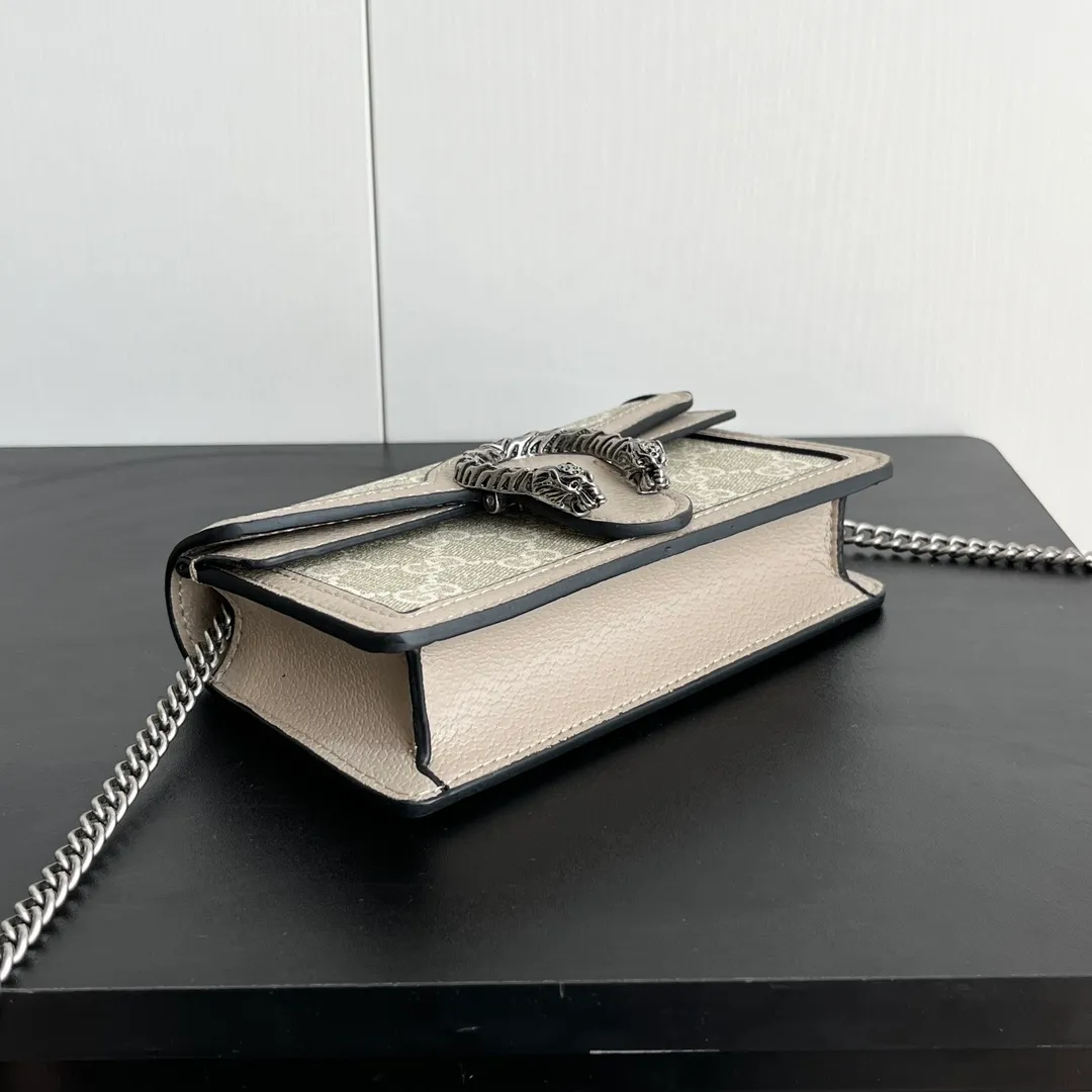 Actual shot #💰240 with box Model: 476432 Oats Size: 16.5x10x4.5cm 𝙂𝙪𝙘𝙘𝙞 𝘿𝙞𝙤𝙣𝙮𝙨𝙪𝙨 𝙈𝙞𝙣𝙞 16.5 Xiaogujia’s entry-level small bag is recommended. It’s not worth mentioning. It’s a classic model that can be said to be the symbol of Xiaogujia. The classic mini Dionysian buckle is paired with calfskin. This bag has a very high appearance rate. It is simply a tool for daily wear and is very popular on the street❗️