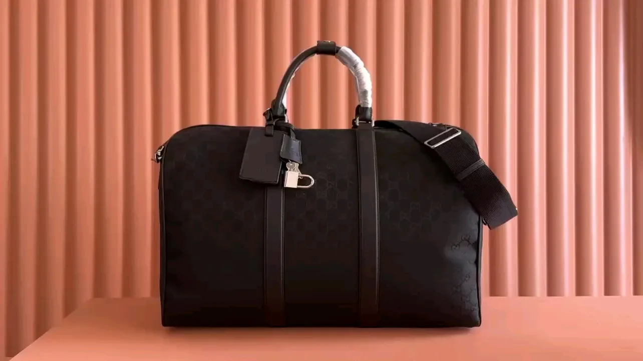 💋💋💋【New Style】Medium travel bag decorated with Gucci GG canvas, black canvas/green canvas original leather shipped! 🐍Model: 834457. short video