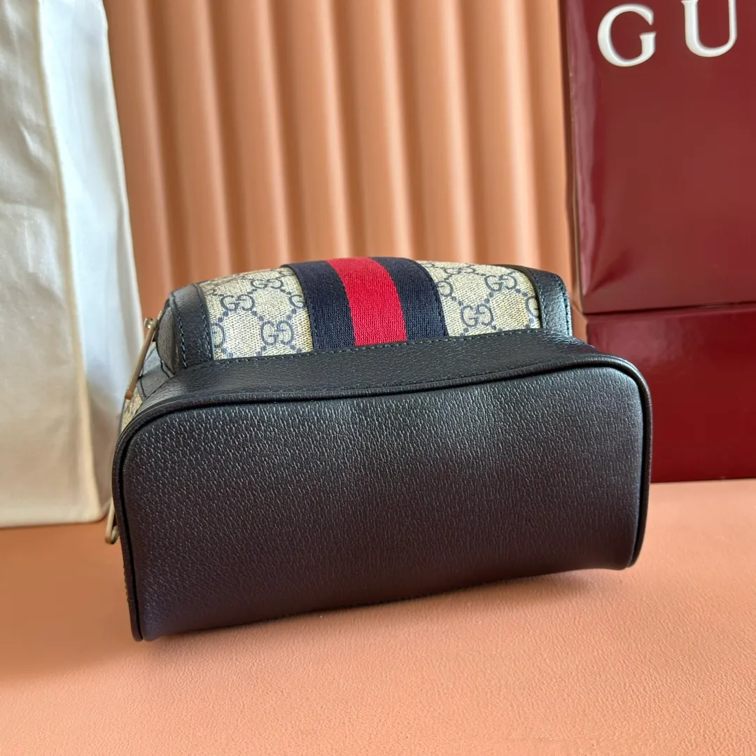 p1100. 📣📣📣【Original leather accessories🌈Full set of counter configurations】Ophidia family ~ The backpack is made of classic GG fabric with cowhide, inlaid with red and blue webbing, the wide bronze GG pattern shoulder straps are very eye-catching, and the back is made of breathable mesh technology fabric, all elements are brought into full play! The size and capacity of the bag are perfect, and it can be used with any outfit or travel. Style number: 547965, size: 22*29*15