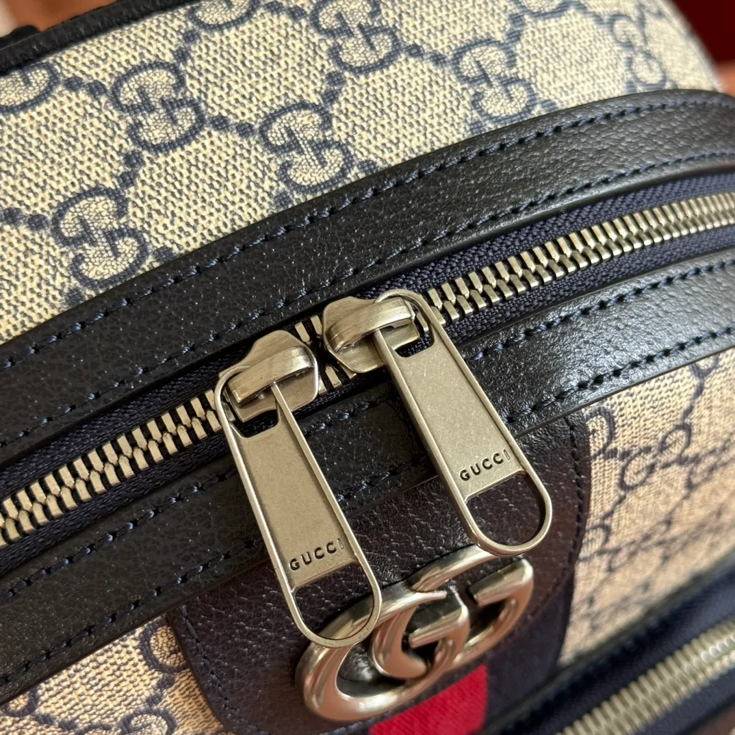 p1100. 📣📣📣【Original leather accessories🌈Full set of counter configurations】Ophidia family ~ The backpack is made of classic GG fabric with cowhide, inlaid with red and blue webbing, the wide bronze GG pattern shoulder straps are very eye-catching, and the back is made of breathable mesh technology fabric, all elements are brought into full play! The size and capacity of the bag are perfect, and it can be used with any outfit or travel. Style number: 547965, size: 22*29*15