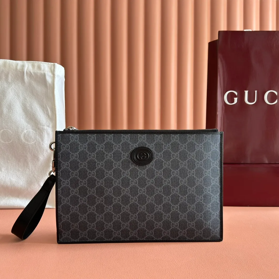 p540. 📣📣📣【Original leather with 🌈full counter packaging】🔥🔥This simple and slender wallet is made of black GG Supreme canvas, decorated with tonal leather piping and an interlocking double G logo, highlighting the charm of a classic design. Black GG Supreme canvas, environmentally friendly material. Black leather trim. Viscose lining. Oval leather interlocking G plaque. Eight card compartments, two bill compartments. Size: 30.5*21*1.5cm Color: black/pvc. Model: 672953.