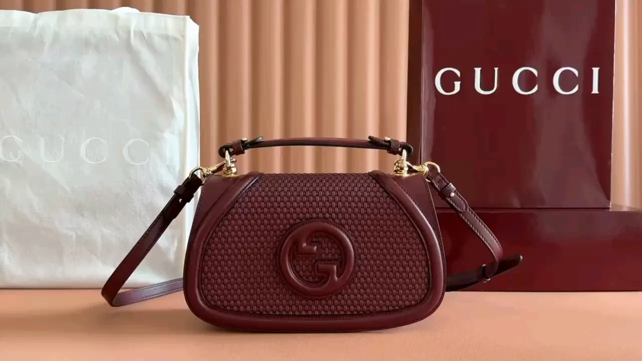 💋💋💋【New Product】Gucci👉 【New Product】Gucci Gucci Blondie series medium handbag, ankara red woven/original leather shipped! 🐴Model: 815714. short video