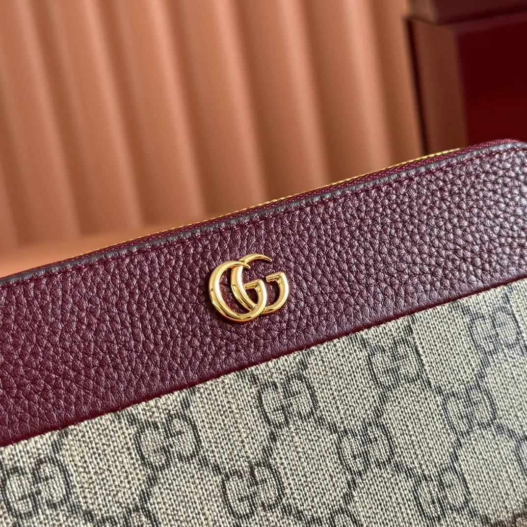 p460📣📣📣 [Original leather with full counter packaging]🔥🔥 ‼ ️The new Ophidia series❣ Made of calfskin imported from Italy, equipped with classic double G hardware, a new style and contour support are now available. A structural shape in which the inner side is divided into intervals. Since the chain strap is removable, it can also be used as a mini bag. ️😘Made from top overseas hardware, 💍Model: 456117 Size: W19xH10xD2.5