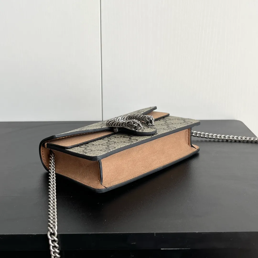 Actual shot #💰260 with box Model: 476432 Apricot Size: 16.5x10x4.5cm 𝙂𝙪𝙘𝙘𝙞 𝘿𝙞𝙤𝙣𝙮𝙨𝙪𝙨 𝙈𝙞𝙣𝙞 16.5 Xiaogujia’s entry-level small bag is recommended. It’s not worth mentioning. It’s a classic model that can be said to be the symbol of Xiaogujia. The classic mini Dionysian buckle is paired with calfskin. This bag has a very high appearance rate. It is simply a tool for daily wear and is very popular on the street❗️