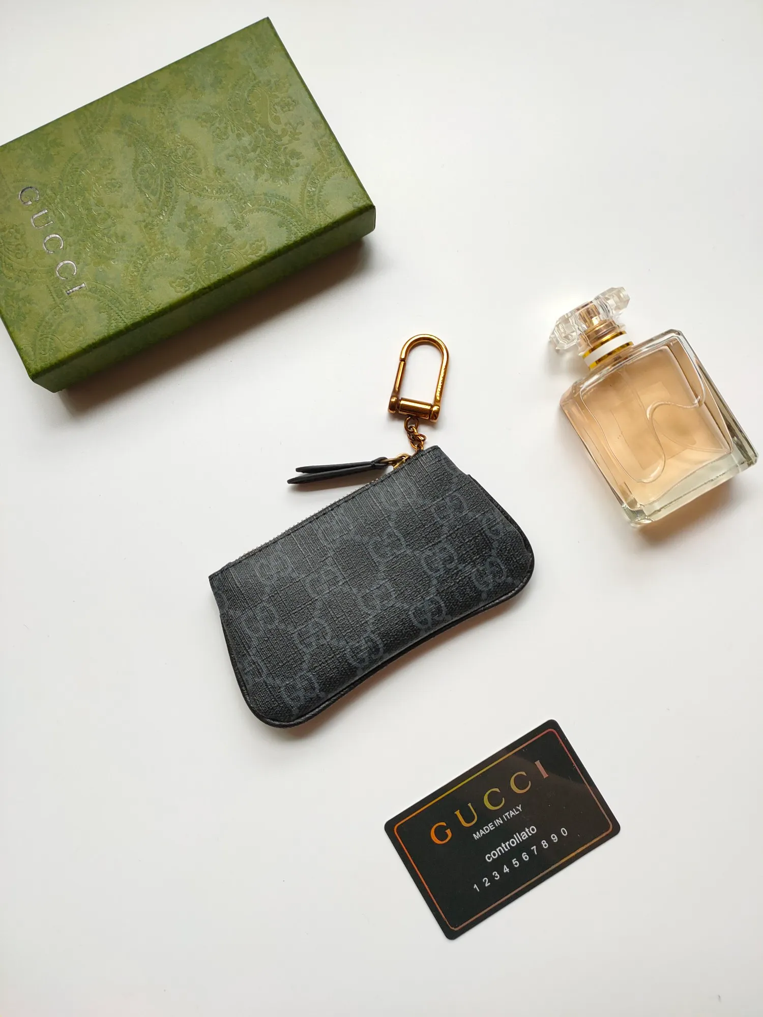💰130💰 Brand new small coin purse~The lipstick bag is made of Gucci special canvas PVC, with exquisite original factory bronze double G hardware and flexible and unique hook buckles. It is small and exquisite, but has great effect. Model: 671722, size: 12.5x7x1.5cm