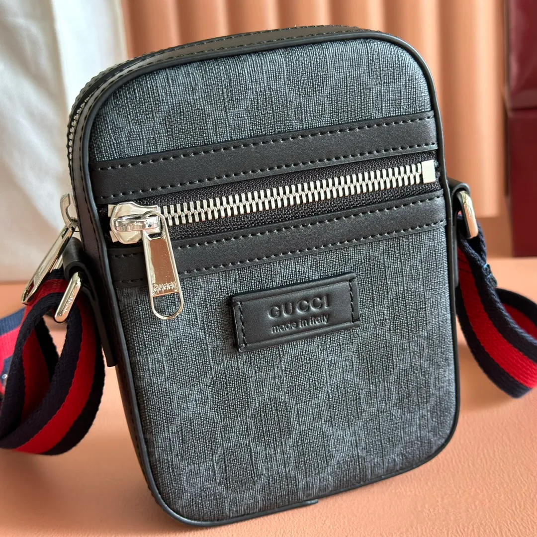 p700. 💋💋💋【Original leather accessories🌈 Equipped with full counter packaging】🔥🔥 G Home. The latest mini men's bag, original leather, top hardware, model number 598103 vinyl, size 14.5*18*6cm