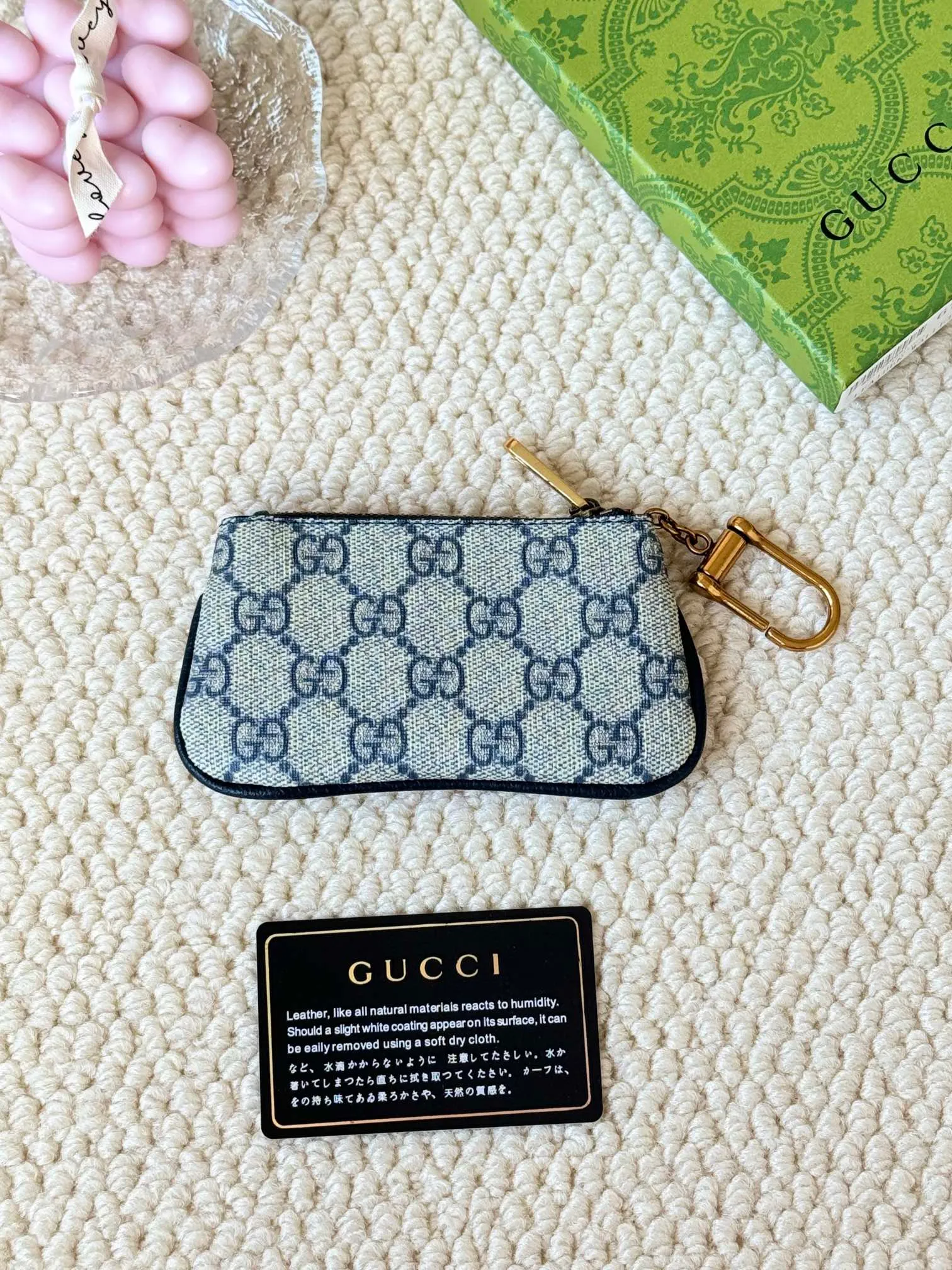 💰140 gucci new small coin purse ~ lipstick bag! Cowhide + PVC with exquisite original factory hardware! Flexible and unique hook buckle, small and exquisite, with great effect. Model: 671722, size: 12x7.5x1.5cm.