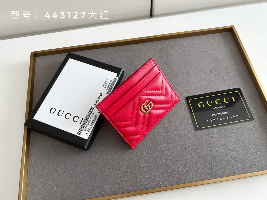 💰100 top original 💎 Full card bag # GUCCI new women's card bag. GG Marmont card holder. Made of calfskin, quilted humanoid pattern and crafted with top-grade overseas hardware. GG Marmont card holder! Style number: 443127 full leather size: 10x7cm