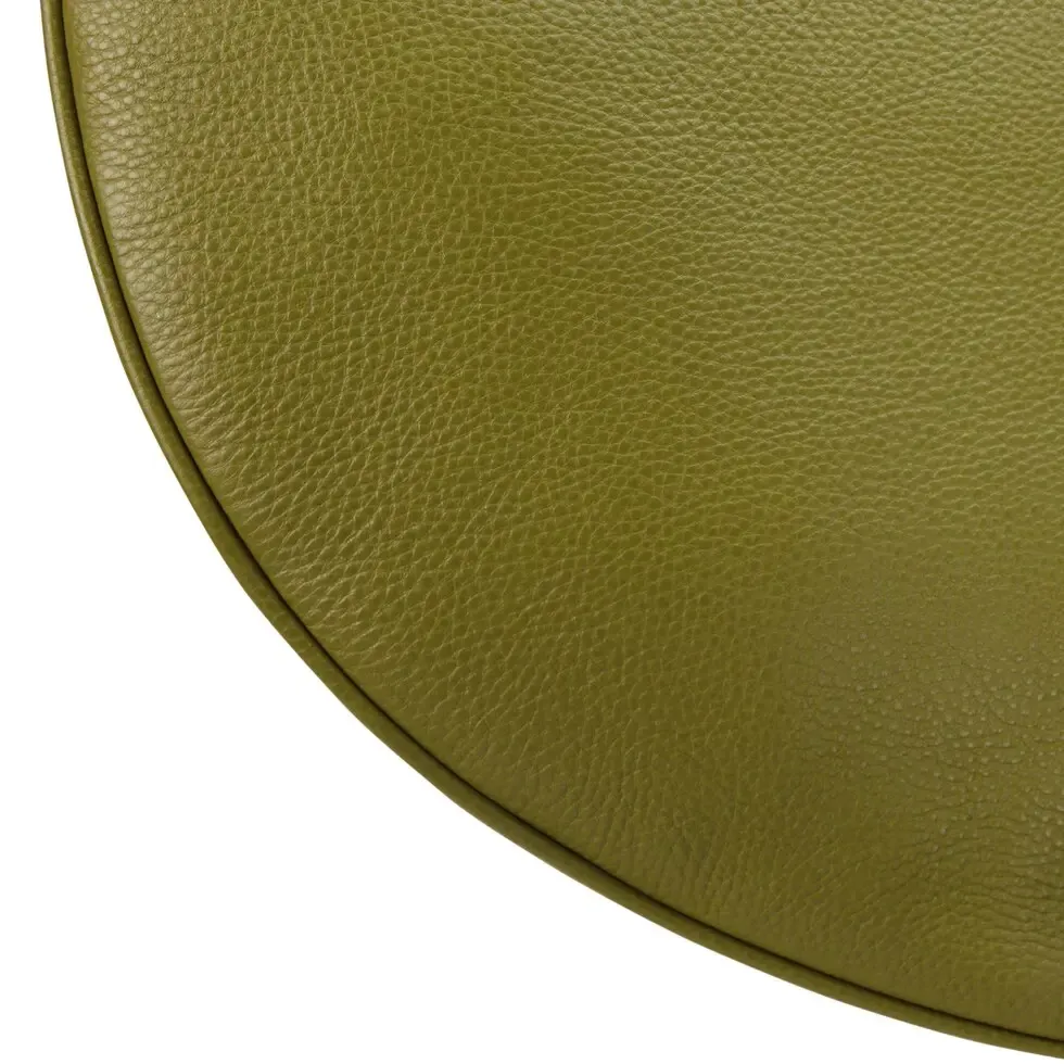 💕💕The 2025 spring and summer series wonderfully presents new handbags. This Gucci Body double-lock shoulder bag is presented in a new size and reproduces the brand's archive design. Crafted from olive-green grained leather, this style is embossed with Gucci's printed embossed logo and has a D-ring for attaching detachable items. Olive green grained leather Additional D-ring for attaching removable items Beige cotton and linen lining Interior: One zip pocket, one leather open pocket and one D-ring Removable and adjustable shoulder strap (30 cm high); length adjustable between 77 cm and 87 cm Zip closure Ident.: 800194. Dimensions: 39 cm (length) x 50 cm (width) x 3 cm (thickness) Weight: approximately 1.25 kg Color: olive green full leather/original leather. Made in Italy