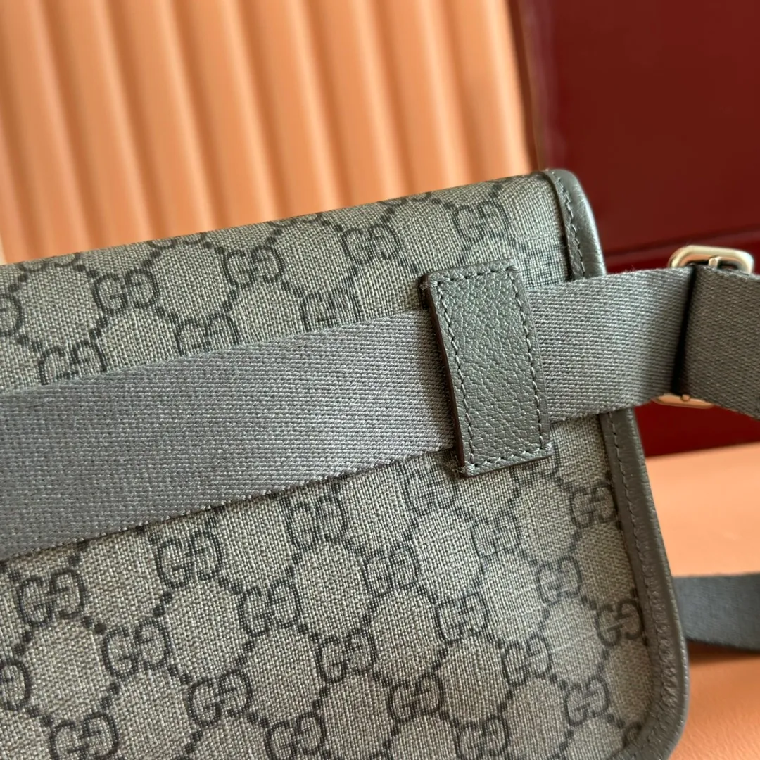 p640. 📣📣📣【Original leather accessories🌈 Equipped with full counter packaging】🔥🔥 Ophidia series GG small waist bag. The Ophidia series combines the traditional essence of Gucci with modern design to present dazzling new works with ingenuity. This men's belt bag cleverly combines Double G hardware and GG Supreme canvas, a new interpretation of the classic material in gray and black. The waist strap is adjustable to create a variety of carrying options. Gray and black GG Supreme canvas, gray leather trim, palladium tone hardware, cotton and linen lining Double G, belt length adjustable from 52 to 81 cm, flap with magnetic snap closure, weight: approx. 0.37 kg. Model: 752597. Dimensions: 23.9 (W) x 17 (H) x 3.6cm (D) Color: Gray/PVC. Made in Italy