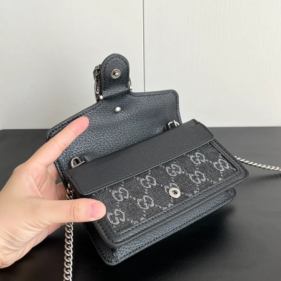 Actual shot #💰260 with box Model: 476432 Black denim Size: 16.5x10x4.5cm 𝙂𝙪𝙘𝙘𝙞 𝘿𝙞𝙤𝙣𝙮𝙨𝙪𝙨 𝙈𝙞𝙣𝙞 16.5 Xiaogujia’s entry-level small bag is recommended. It’s not worth mentioning. It’s a classic model that can be said to be the symbol of Xiaogujia. The classic mini Dionysian buckle is paired with calfskin. This bag has a very high appearance rate. It is simply a tool for daily wear and is very popular on the street❗️
