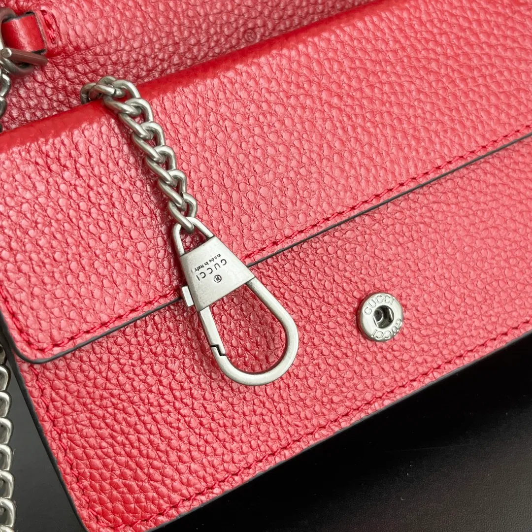 Actual shot #💰260 with box model: 476432 red leather size: 16.5x10x4.5cm 𝙂𝙪𝙘𝙘𝙞 𝘿𝙞𝙤𝙣𝙮𝙨𝙪𝙨 𝙈𝙞𝙣𝙞 16.5 Xiaogujia’s entry-level small bag is recommended. It’s not worth mentioning. It’s a classic model that can be said to be the symbol of Xiaogujia. The classic mini Dionysian buckle is paired with calfskin. This bag has a very high appearance rate. It is simply a tool for daily wear and is very popular on the street❗️