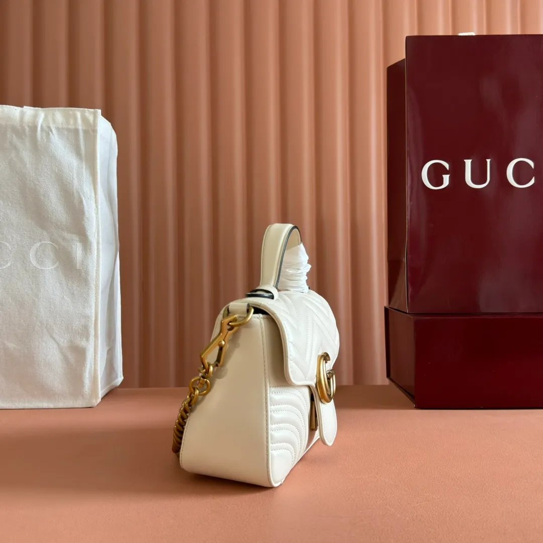 p1280. 📣📣📣【Original leather accessories🌈Full set of counter packaging】🔥🔥 ‼ ‼ "Marmont Italian Original Leather"‼ ‼ Have you picked up the addictive Gucci bags? The elegant and exquisite design of the GG Marmont series has captured the hearts of many girls! At the same time, it is also a must-have versatile item for global experts! Super awesome! Model: 547260. Size: 21*15.5*8. Color: off-white