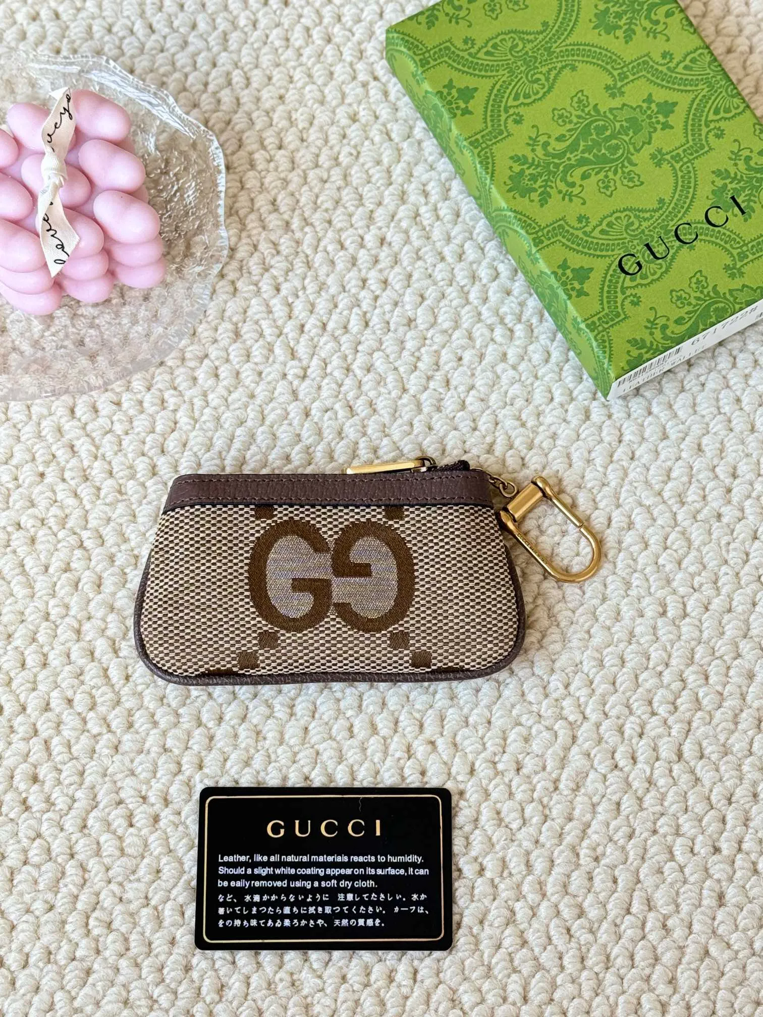💰140 gucci new small coin purse ~ lipstick bag! Cowhide + PVC with exquisite original factory hardware! Flexible and unique hook buckle, small and exquisite, with great effect. Model: 671722, size: 12x7.5x1.5cm.