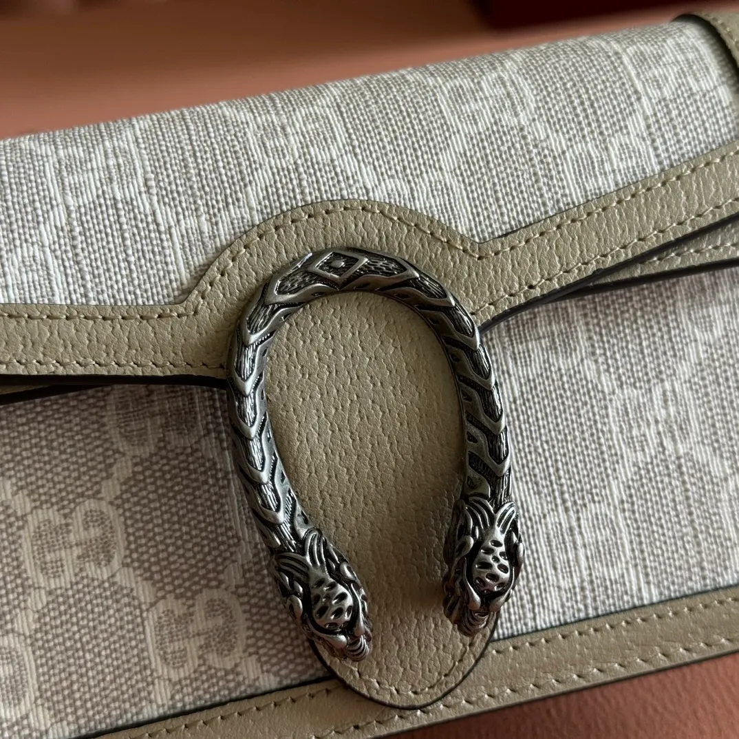 p720. 📣📣📣[Original leather with 🌈Full set of packaging at the counter]🔥🔥 Dionysus Supre Mini has been loved by thousands of girls since the Dionysus bag came out, and the Dionysus bag has also lived up to expectations, with various designs emerging in endlessly ~ Model: 476432 Size: 16.5*10*4.5cm.