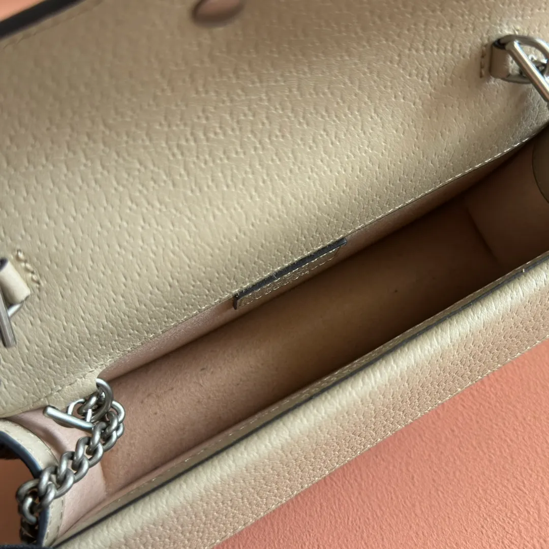 p720. 📣📣📣[Original leather with 🌈Full set of packaging at the counter]🔥🔥 Dionysus Supre Mini has been loved by thousands of girls since the Dionysus bag came out, and the Dionysus bag has also lived up to expectations, with various designs emerging in endlessly ~ Model: 476432 Size: 16.5*10*4.5cm.