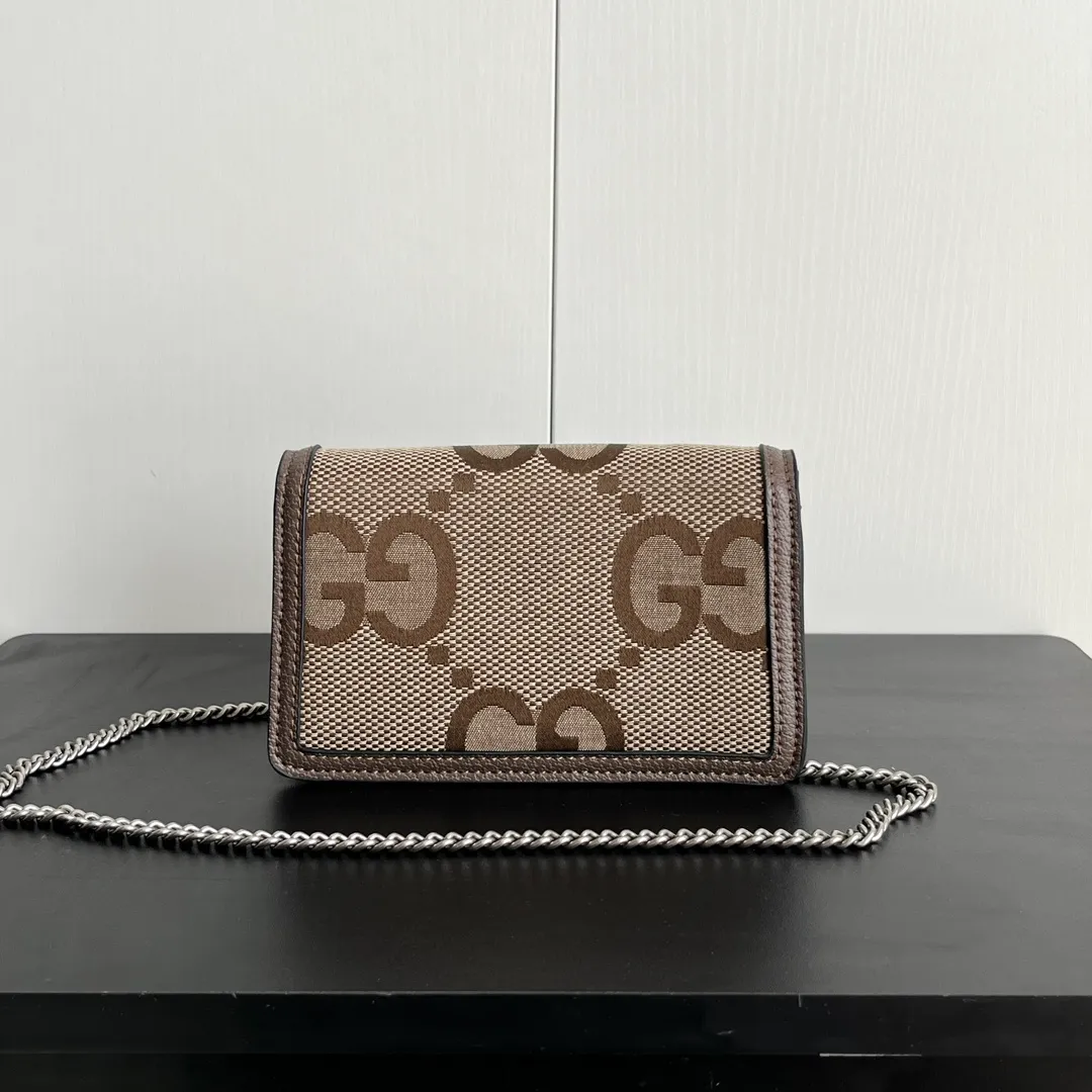 Actual shot #💰260 with box model: 476432 large g size: 16.5x10x4.5cm 𝙂𝙪𝙘𝙘𝙞 𝘿𝙞𝙤𝙣𝙮𝙨𝙪𝙨 𝙈𝙞𝙣𝙞 16.5 Xiaogujia’s entry-level small bag is recommended. It’s not worth mentioning. It’s a classic model that can be said to be the symbol of Xiaogujia. The classic mini Dionysian buckle is paired with calfskin. This bag has a very high appearance rate. It is simply a tool for daily wear and is very popular on the street❗️