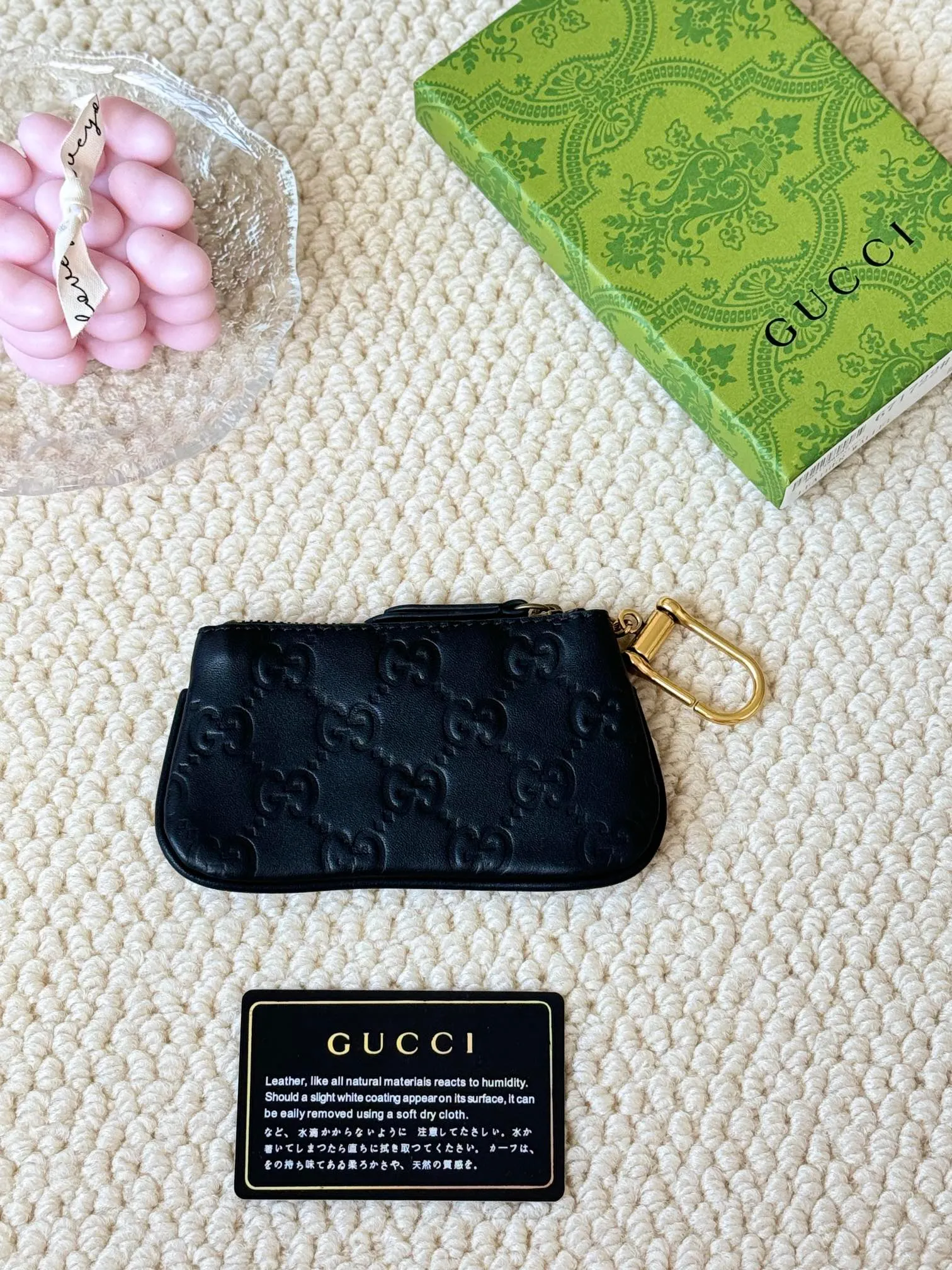 💰140 gucci new small coin purse ~ lipstick bag! Large cowhide embossed characters and exquisite original factory hardware! Flexible and unique hook buckle, small and exquisite, with great effect. Model: 671722, size: 12x7.5x1.5cm.