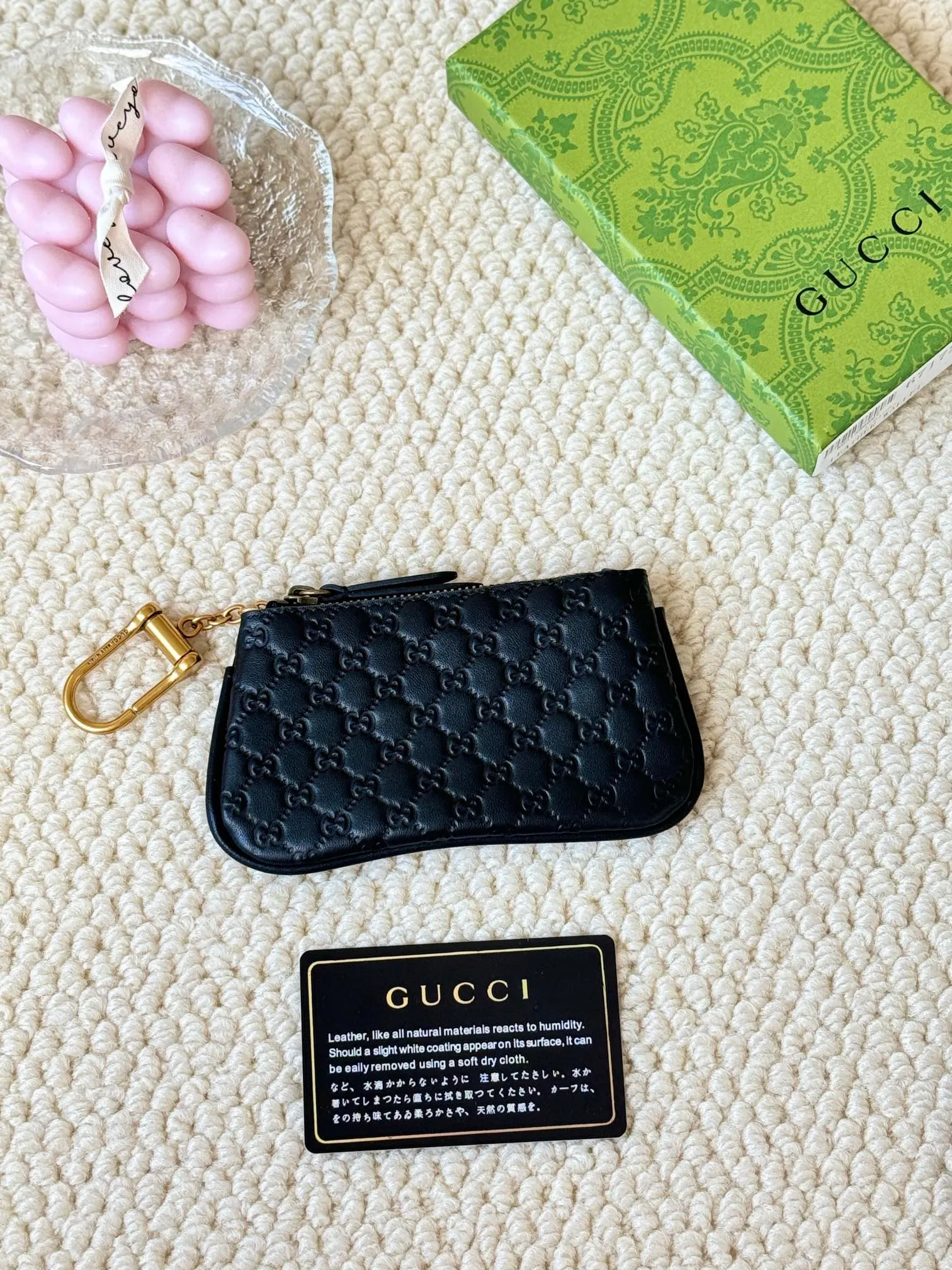 💰140 gucci new small coin purse ~ lipstick bag! Cowhide embossed small print and exquisite original factory hardware! Flexible and unique hook buckle, small and exquisite, with great effect. Model: 671722, size: 12x7.5x1.5cm.