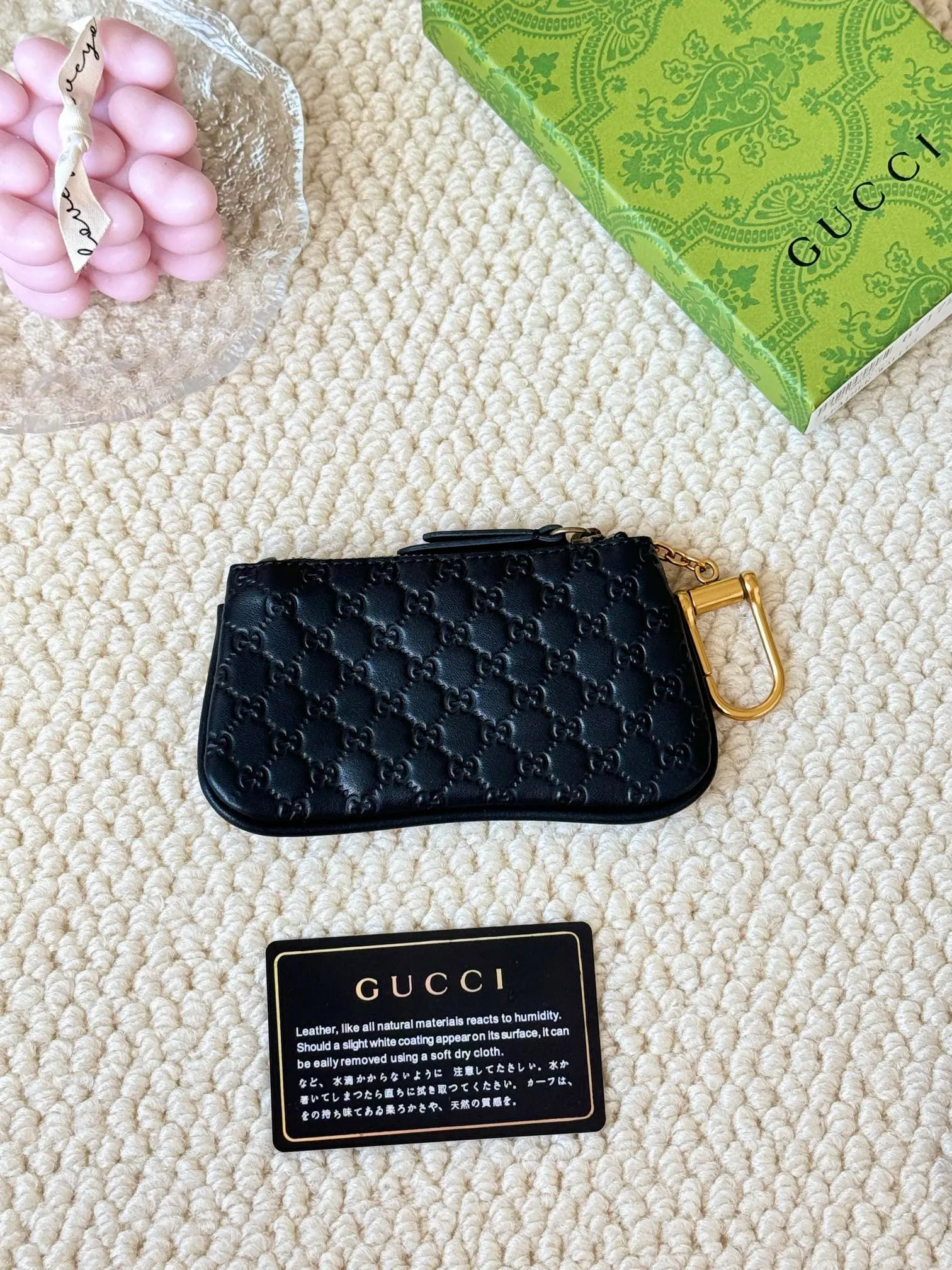 💰140 gucci new small coin purse ~ lipstick bag! Cowhide embossed small print and exquisite original factory hardware! Flexible and unique hook buckle, small and exquisite, with great effect. Model: 671722, size: 12x7.5x1.5cm.
