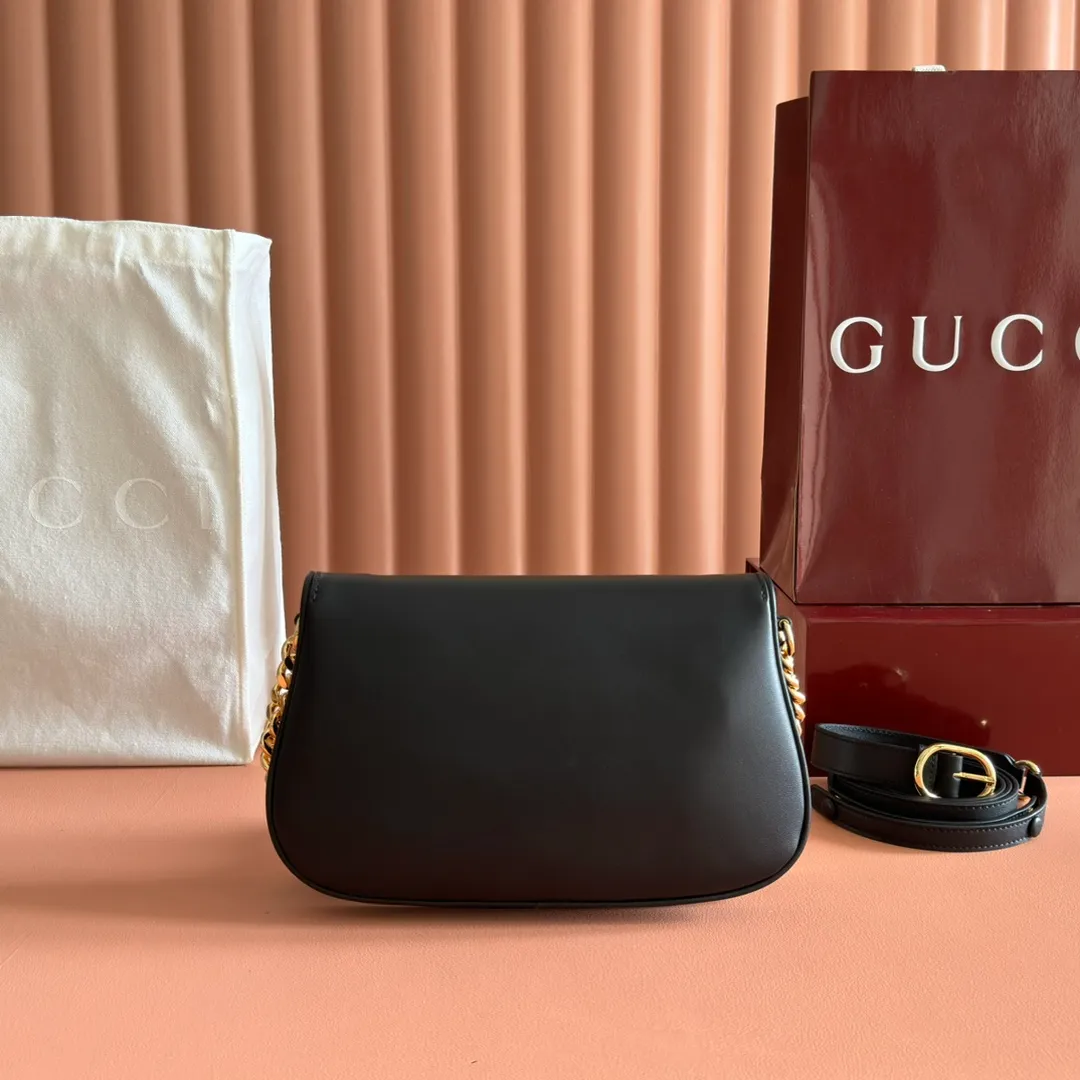 p1380. 📣📣📣【Original leather accessories🌈 Equipped with full counter packaging】🔥🔥This shoulder bag is made of GGSupreme canvas with an exquisite chain strap design, exuding a classic and timeless elegance. Round structure for a refreshed style. Round interlocking Double G shoulder bag. The long-standing G family's initials intertwined pattern enhances the style of the entire item. The extraordinary charm of the series is original leather💐Material✨Using counter-quality imported PVC waterproof fabric and imported cowhide, paired with authentic open-version hardware. Model: 699268 Size: 28x16x4.