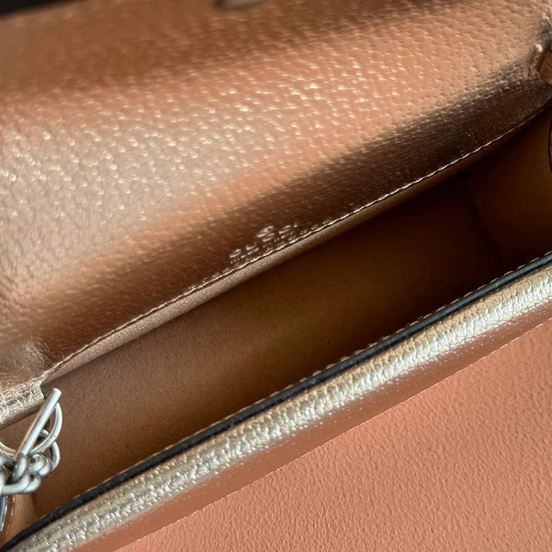 p600. 📣📣📣[Original leather with 🌈Full set of packaging at the counter]🔥🔥 Dionysus Supre Mini has been loved by thousands of girls since the Dionysus bag came out, and the Dionysus bag has also lived up to expectations, with various designs emerging in endlessly ~ Model: 476432 Size: 16.5*10*4.5cm.