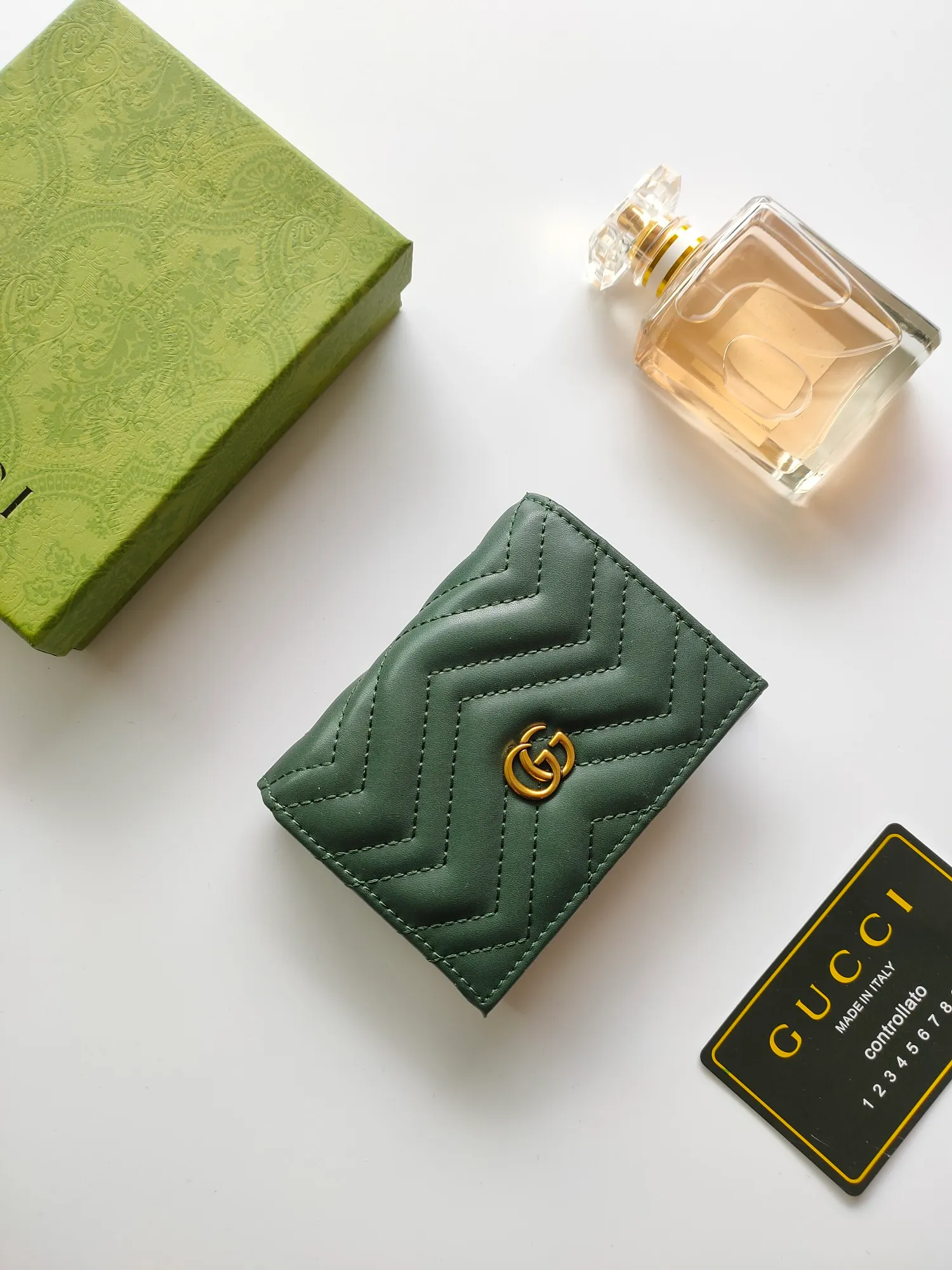 🇮🇹Gucci🅿140 original quality model: 466492 red butterfly human-shaped pattern, with exclusive supply from the entire network👛Whether it is materials, workmanship, logo, coding, wiring, every detail fully expresses the wonderful connotation of Gucci👜👜💯Quality assurance, no worries after sales, 💯Original materials! 💯Real shot📷👉The quality can be seen in the picture😘😘. Size: 11*9*3.