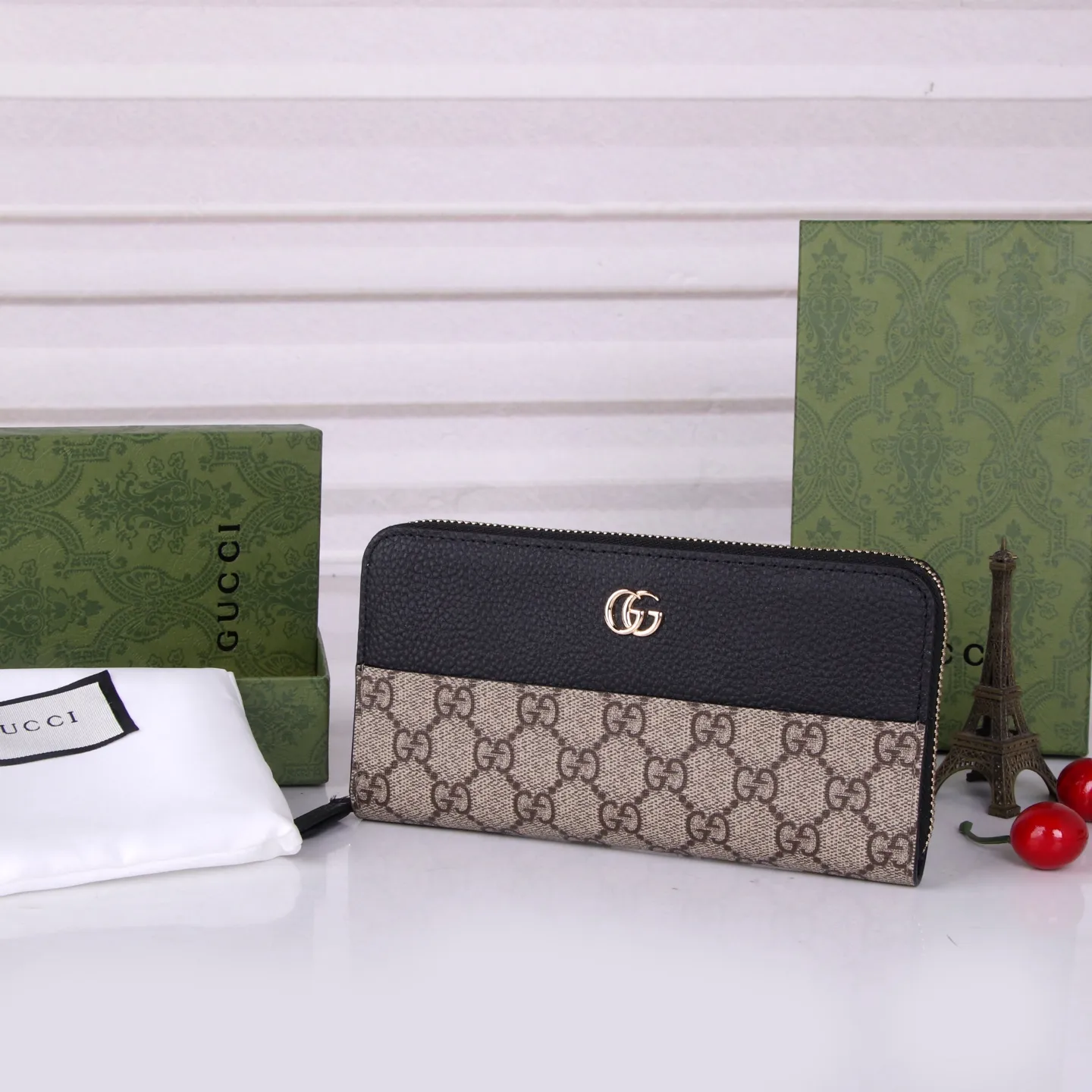 💰170 Style number: GA009 Brand: Gucci Color: black pink Size: 19*10*3 Description: Gucci counter synchronization, new Ophidia series! A new work made of calfskin imported from Italy, equipped with classic double G hardware, new style and contour support is now available. Made from top overseas hardware!