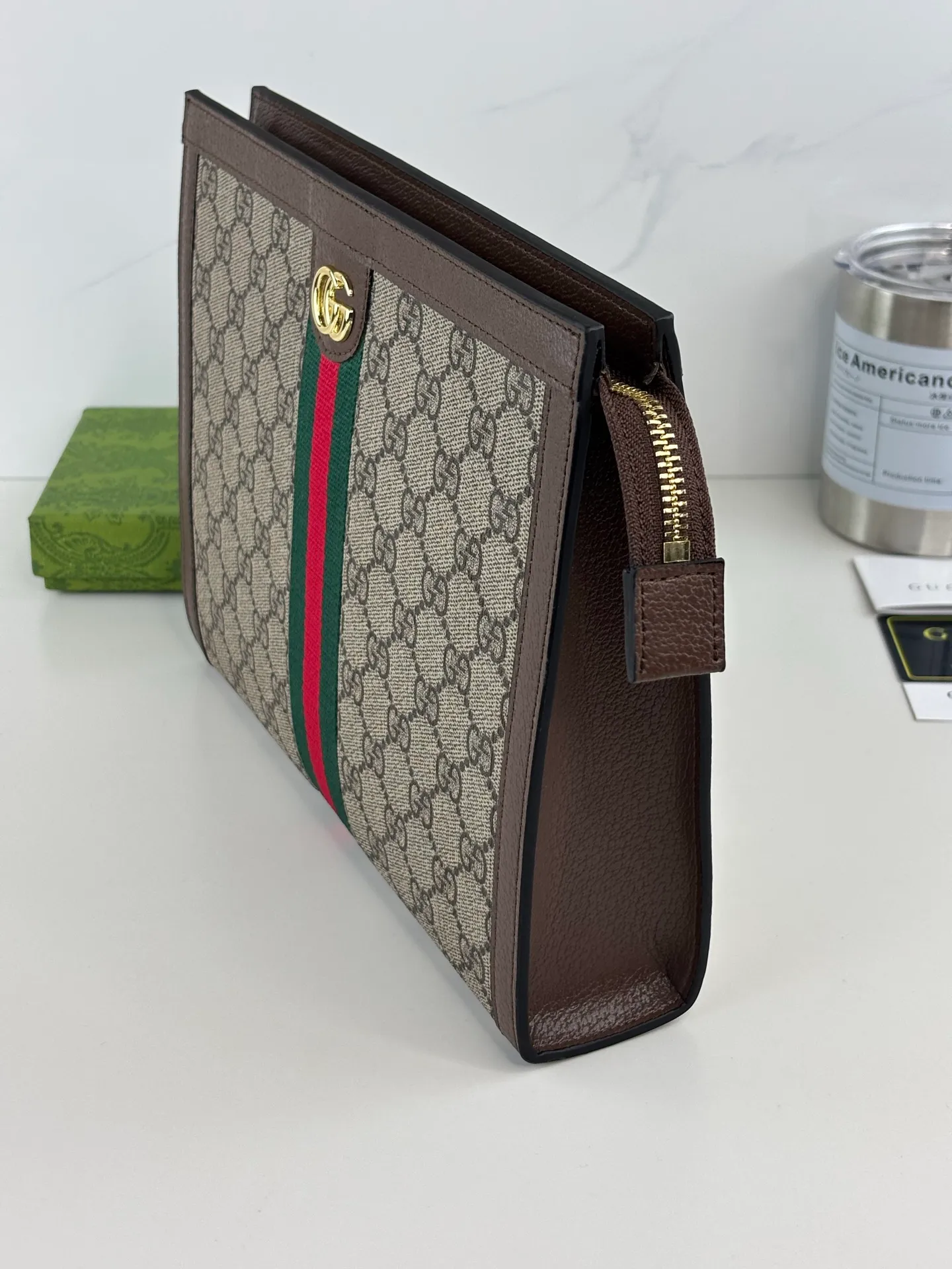 💰180 GUCCI new men’s and women’s handbags! Actual photos, Ophidia series ~ made of GG Supreme high-end man-made canvas, with iconic patterns and striped webbing, and top-notch overseas hardware, exquisitely crafted! Style No.: 625549 Size: 26cm x 20.5cm x 6cm Color: Brown