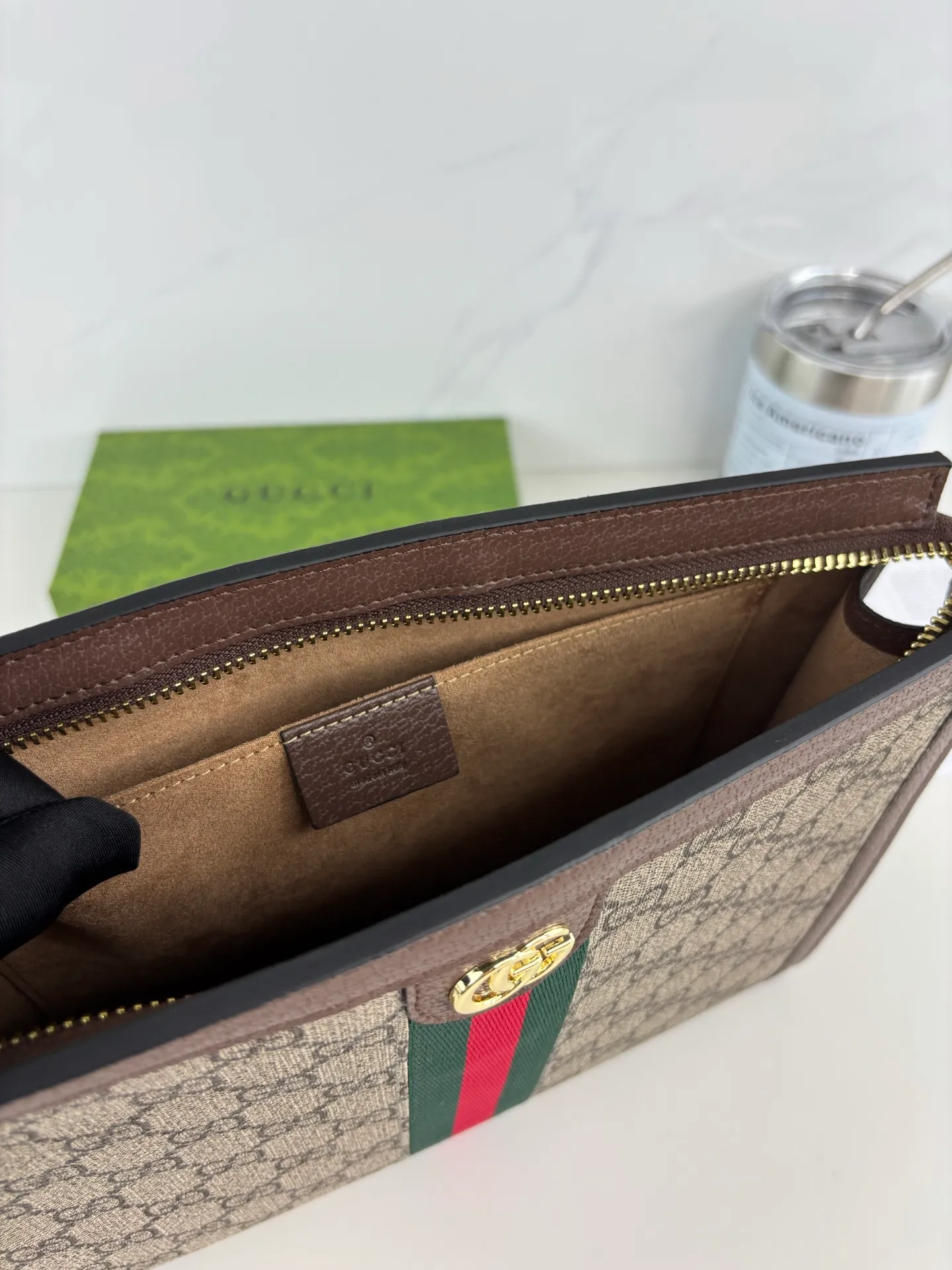 💰180 GUCCI new men’s and women’s handbags! Actual photos, Ophidia series ~ made of GG Supreme high-end man-made canvas, with iconic patterns and striped webbing, and top-notch overseas hardware, exquisitely crafted! Style No.: 625549 Size: 26cm x 20.5cm x 6cm Color: Brown