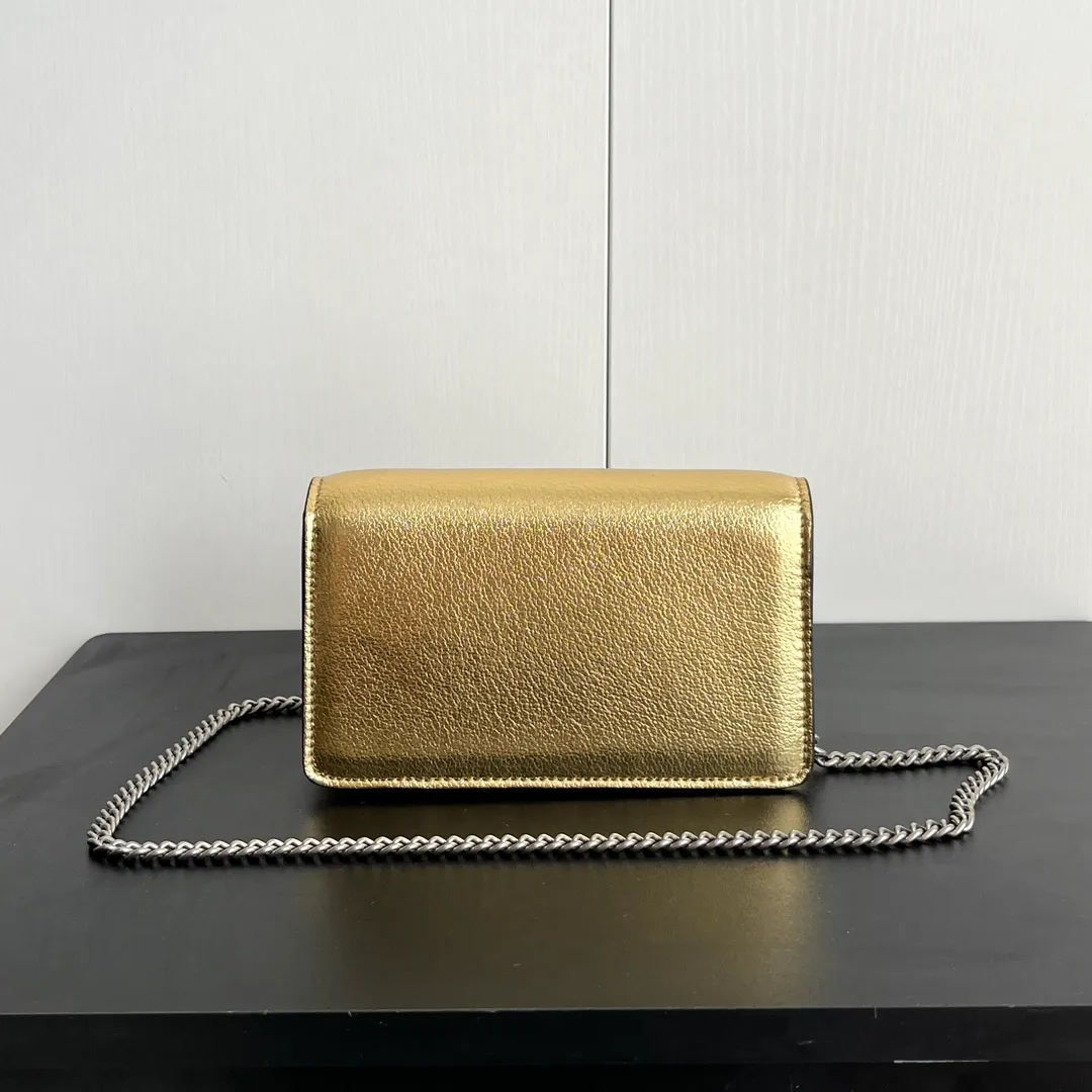 Actual shot #💰280 with box model: 476432 gold leather size: 16.5x10x4.5cm 𝙂𝙪𝙘𝙘𝙞 𝘿𝙞𝙤𝙣𝙮𝙨𝙪𝙨 𝙈𝙞𝙣𝙞 16.5 Xiaogujia’s entry-level small bag is recommended. It’s not worth mentioning. It’s a classic model that can be said to be the symbol of Xiaogujia. The classic mini Dionysian buckle is paired with calfskin. This bag has a very high appearance rate. It is simply a tool for daily wear and is very popular on the street❗️