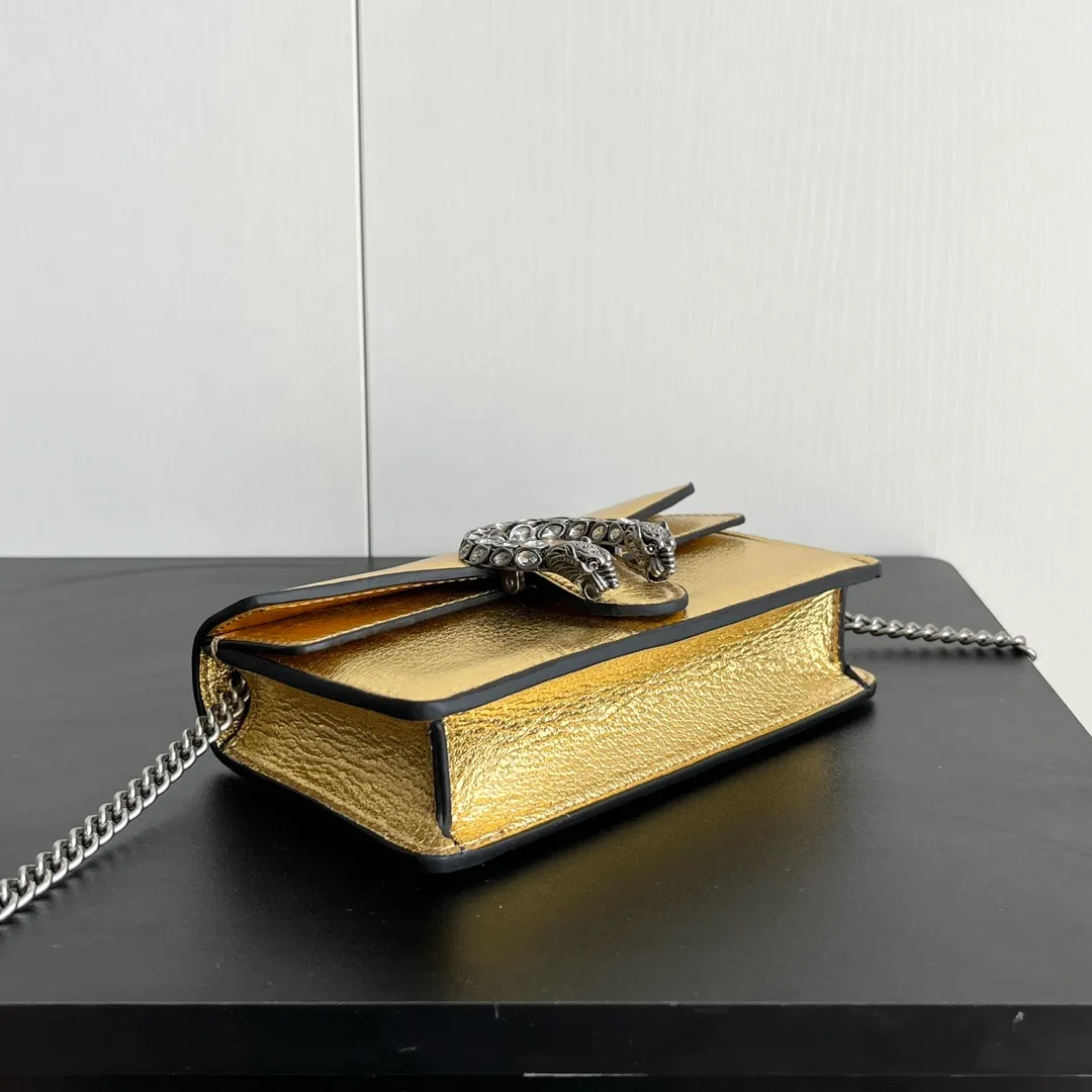 Actual shot #💰280 with box model: 476432 gold leather size: 16.5x10x4.5cm 𝙂𝙪𝙘𝙘𝙞 𝘿𝙞𝙤𝙣𝙮𝙨𝙪𝙨 𝙈𝙞𝙣𝙞 16.5 Xiaogujia’s entry-level small bag is recommended. It’s not worth mentioning. It’s a classic model that can be said to be the symbol of Xiaogujia. The classic mini Dionysian buckle is paired with calfskin. This bag has a very high appearance rate. It is simply a tool for daily wear and is very popular on the street❗️