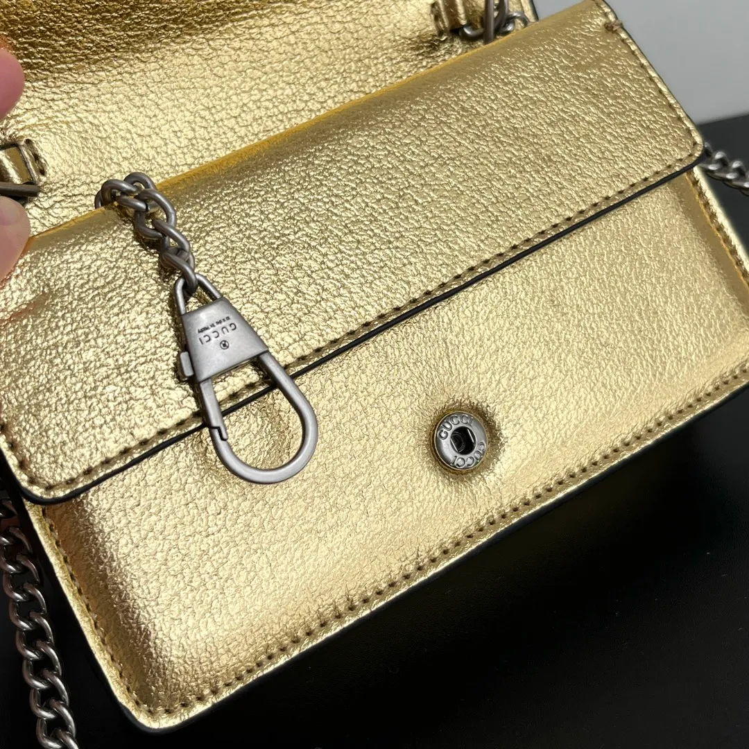 Actual shot #💰280 with box model: 476432 gold leather size: 16.5x10x4.5cm 𝙂𝙪𝙘𝙘𝙞 𝘿𝙞𝙤𝙣𝙮𝙨𝙪𝙨 𝙈𝙞𝙣𝙞 16.5 Xiaogujia’s entry-level small bag is recommended. It’s not worth mentioning. It’s a classic model that can be said to be the symbol of Xiaogujia. The classic mini Dionysian buckle is paired with calfskin. This bag has a very high appearance rate. It is simply a tool for daily wear and is very popular on the street❗️