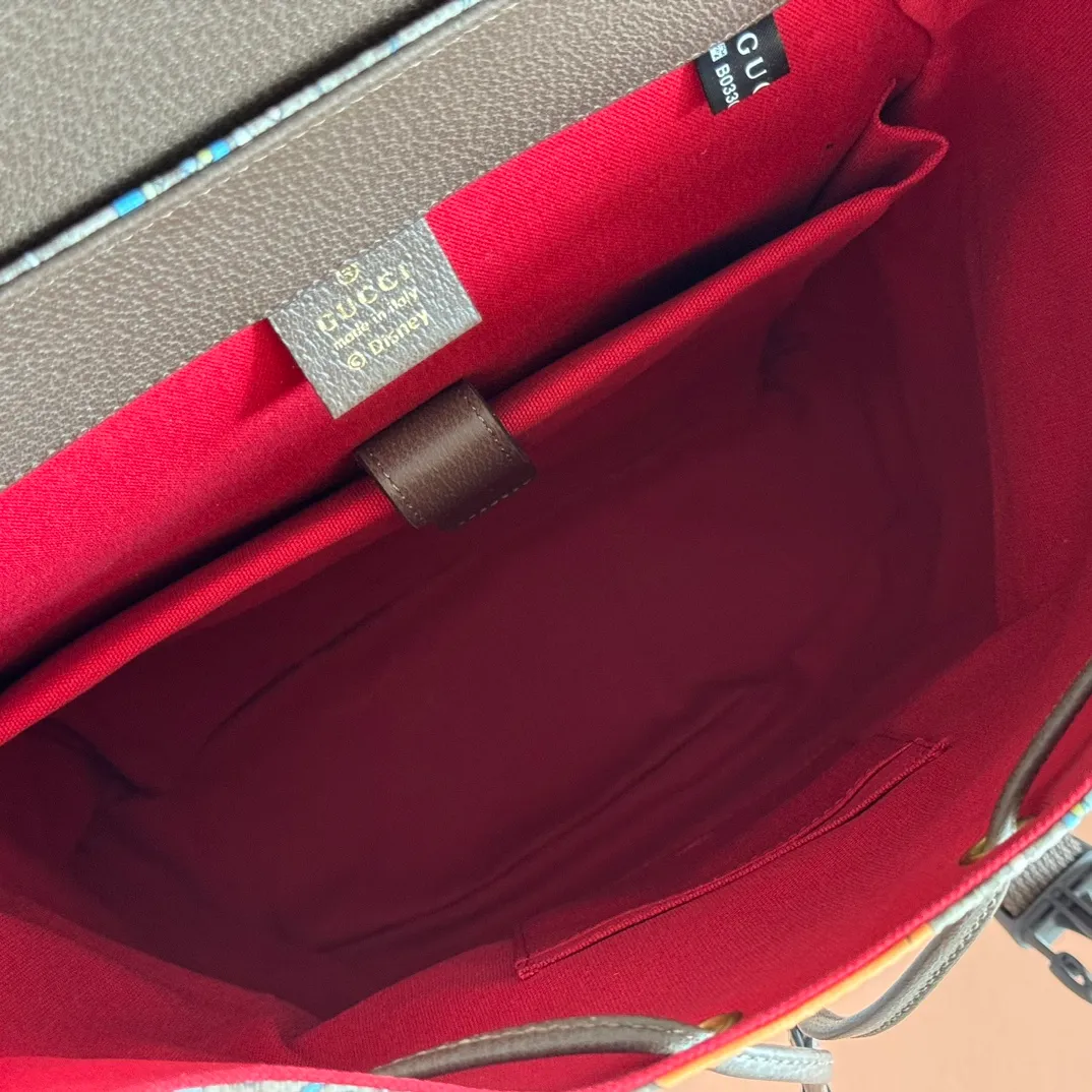 p1320. 📣📣📣【Original leather with full counter packaging】‼ ️G Home👉New style. The market's top exclusive goods control, special/counter quality 💯Using imported cowhide, original hardware! Exquisite workmanship. 💯Exclusive physical photos📷👉The quality can be seen in the picture👄👄😘😘. Style number: 645051. Dimensions: Width 34.5*Height 44*Side width 12.5. Color: Model: Brown PVC/Donald Duck