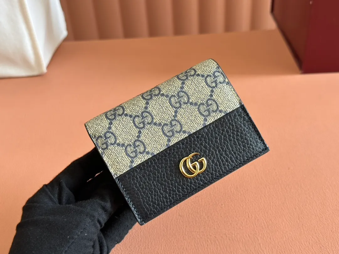 p400. 💋💋💋【Original leather accessories🌈(Cdfmall Sanya Duty Free Store Handbag)🔥🔥Have you got this addictive beautiful bag? GG Marmont series, ‼️elegant and exquisite design has captured the hearts of many girls! It is also a must-have versatile item for global experts! Super awesome! Model: 658610. Size: 11*8, 2.5cm.