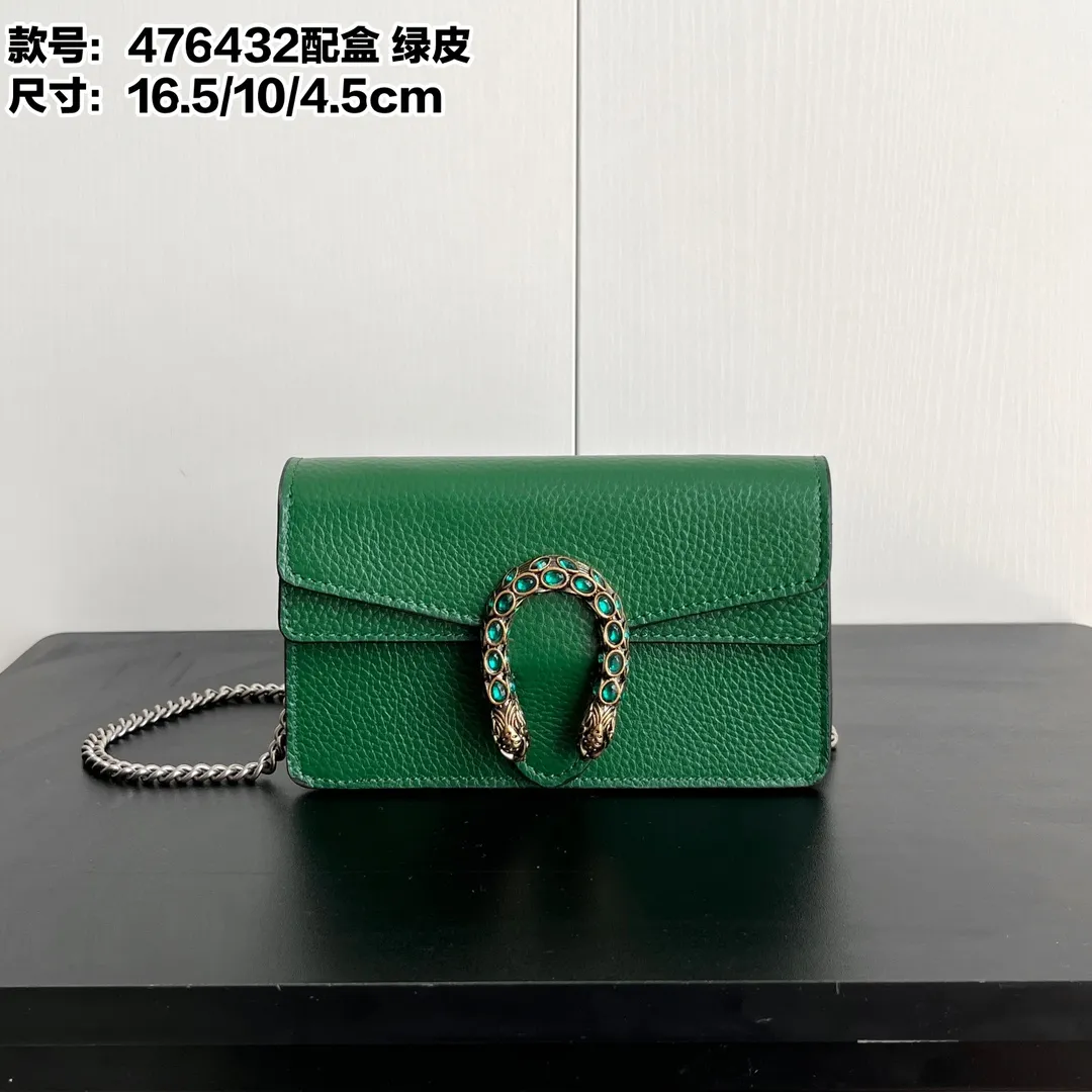 Actual shot #💰280 with box model: 476432 green leather size: 16.5x10x4.5cm 𝙂𝙪𝙘𝙘𝙞 𝘿𝙞𝙤𝙣𝙮𝙨𝙪𝙨 𝙈𝙞𝙣𝙞 16.5 Xiaogujia’s entry-level small bag is recommended. It’s not worth mentioning. It’s a classic model that can be said to be the symbol of Xiaogujia. The classic mini Dionysian buckle is paired with calfskin. This bag has a very high appearance rate. It is simply a tool for daily wear and is very popular on the street❗️