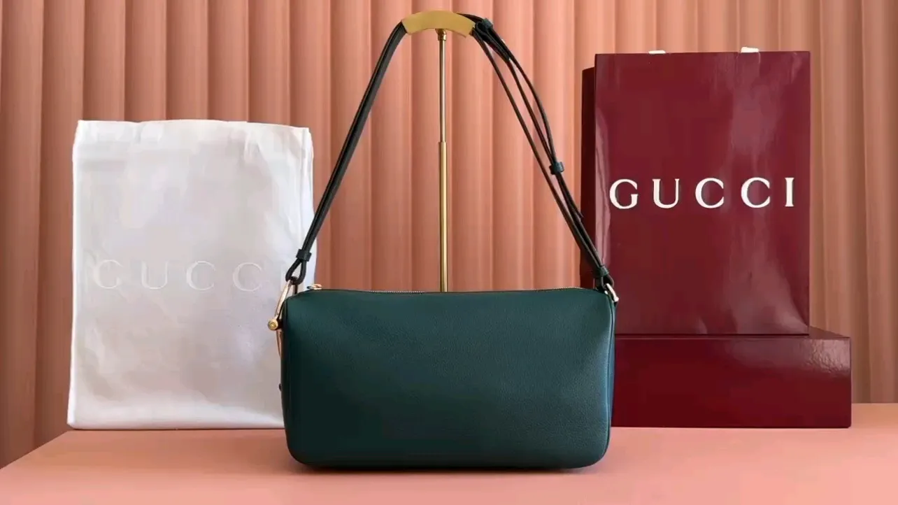💋💋💋【Original configuration and full counter packaging】Renewed presentation of the Gucci Half Horsebit series. 860787